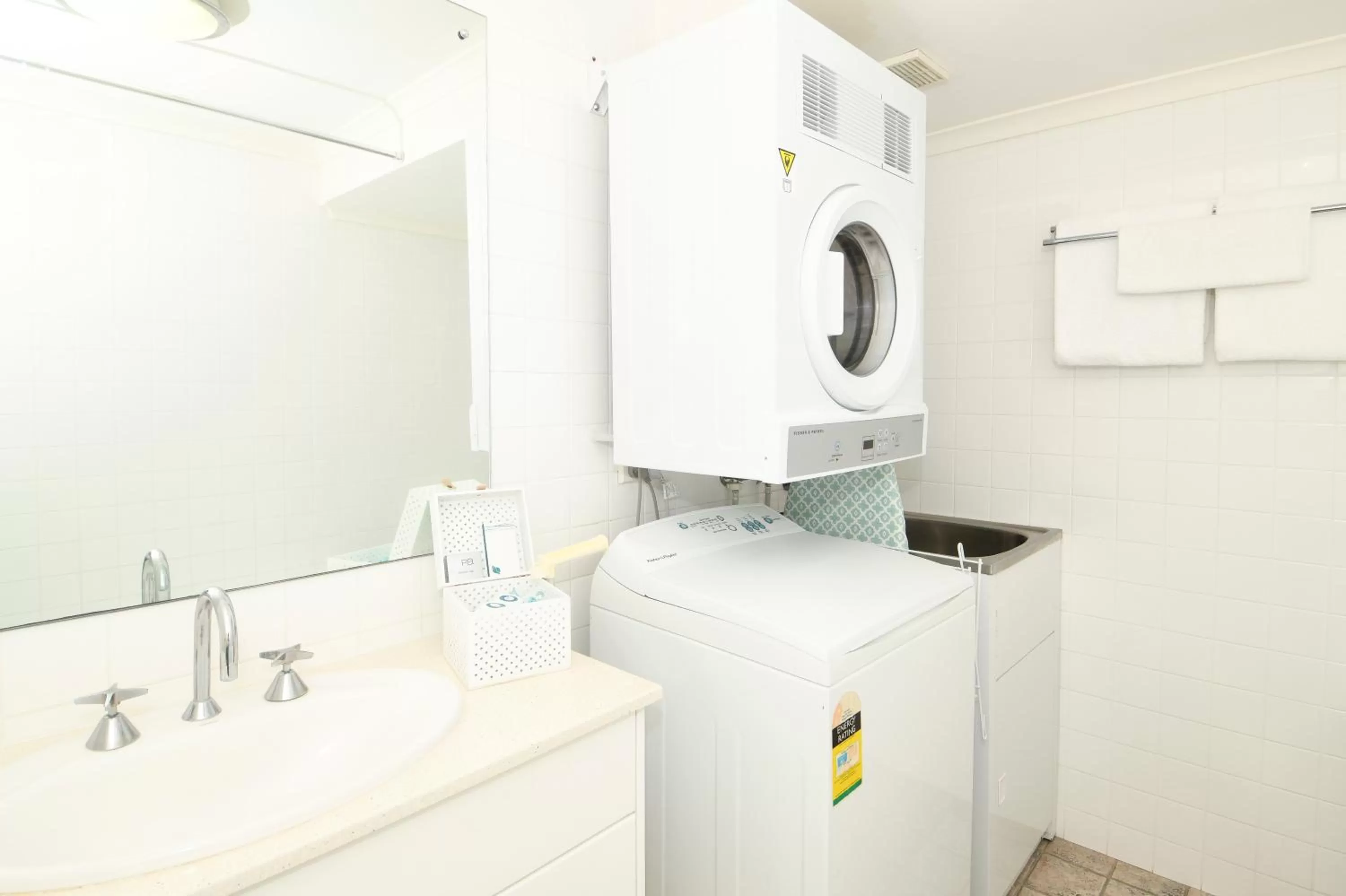 laundry in Terrigal Pacific Coastal Retreat