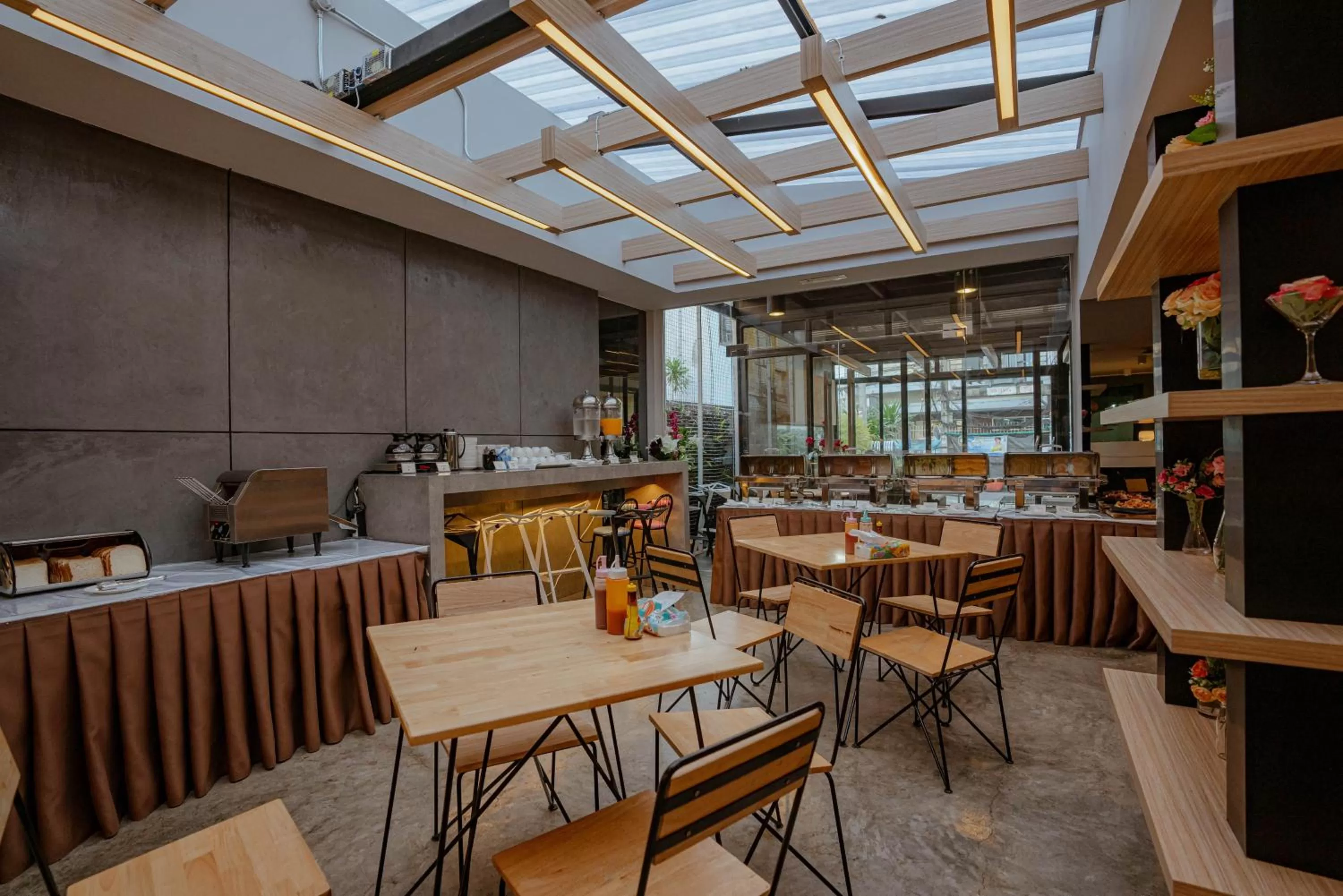 Restaurant/places to eat in Peace Land Khaosan