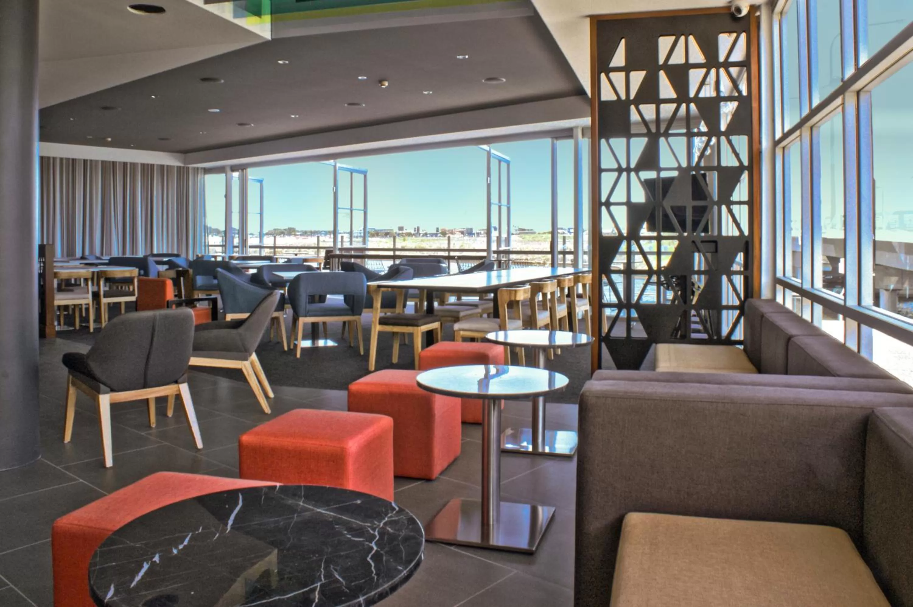 Restaurant/places to eat in Mercure Sunshine Coast Kawana Waters