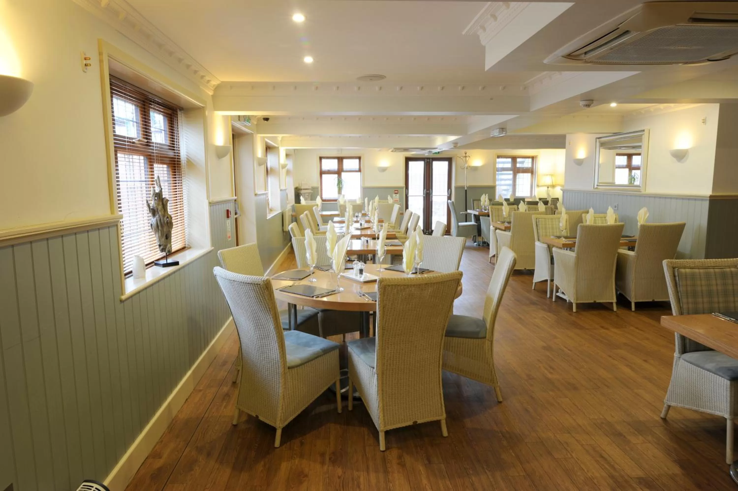 Restaurant/places to eat in The Elm Tree Inn