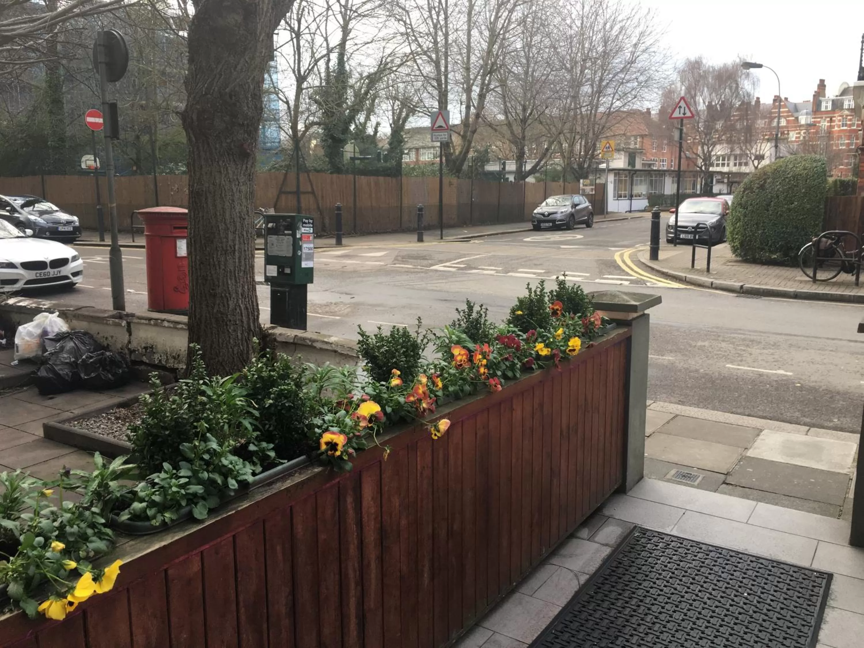 Street view in Simply Rooms & Suites