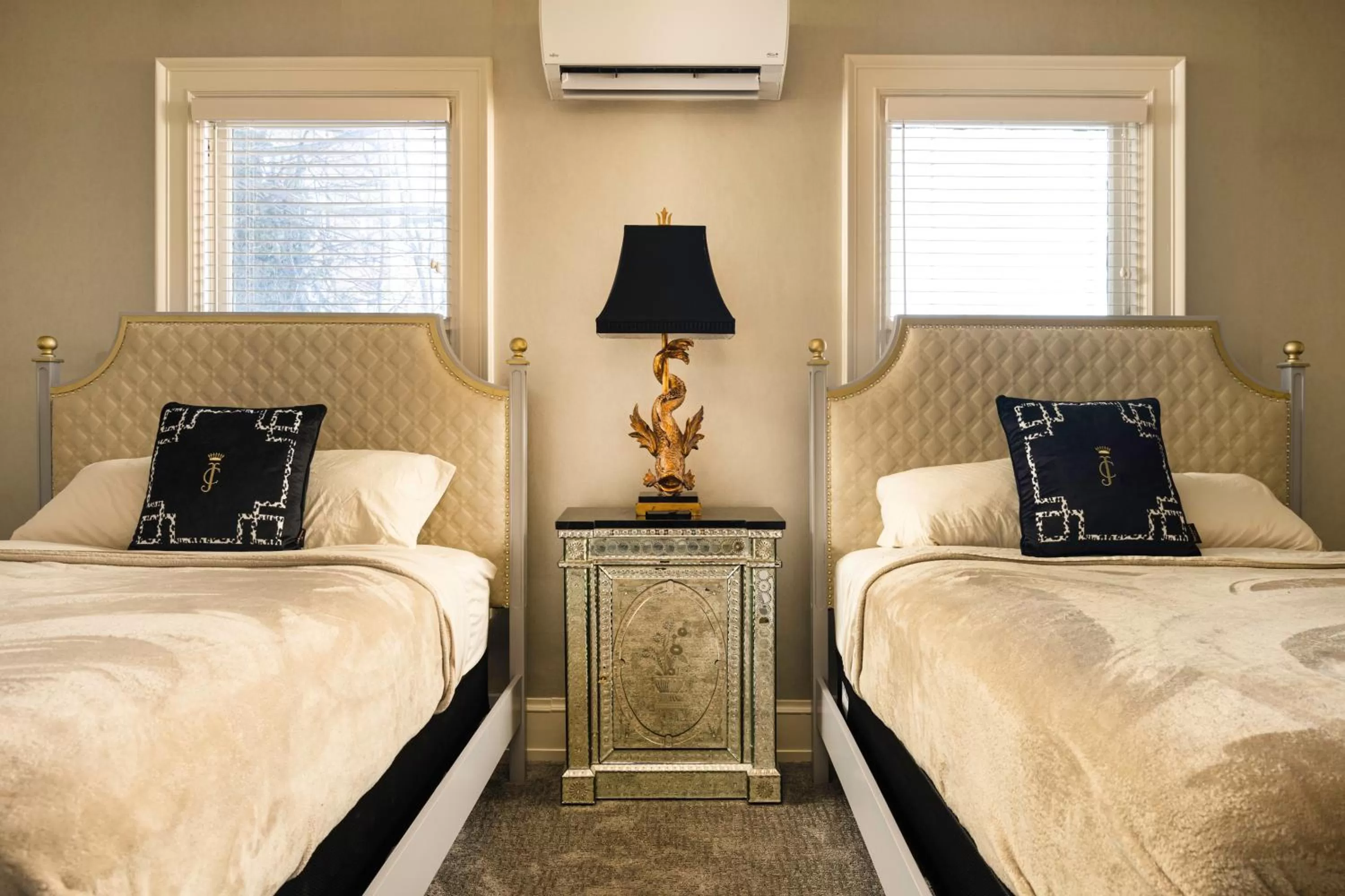 Bedroom, Bed in The Edward Buffalo