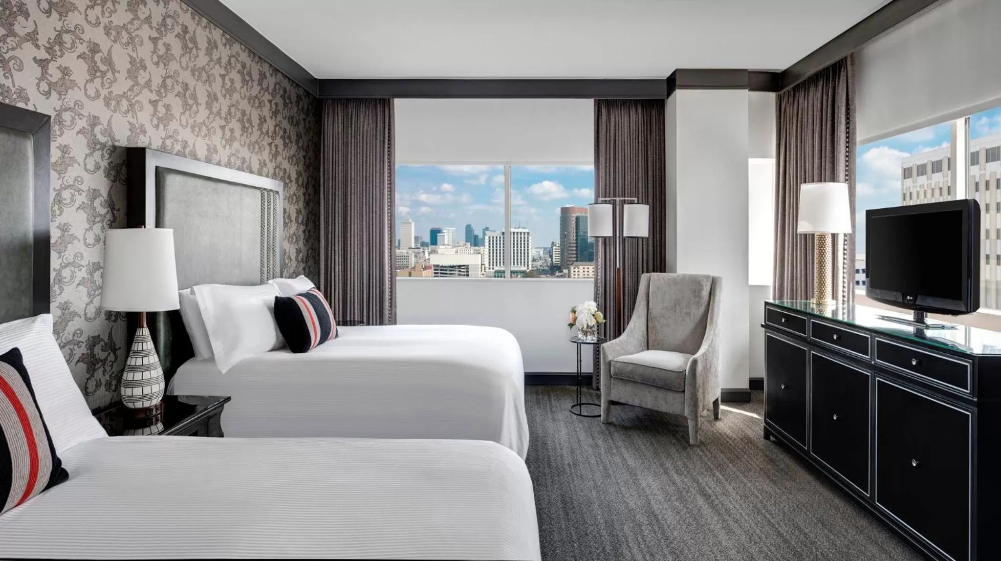 Photo of the whole room, Bed in Loews Nashville Hotel at Vanderbilt Plaza