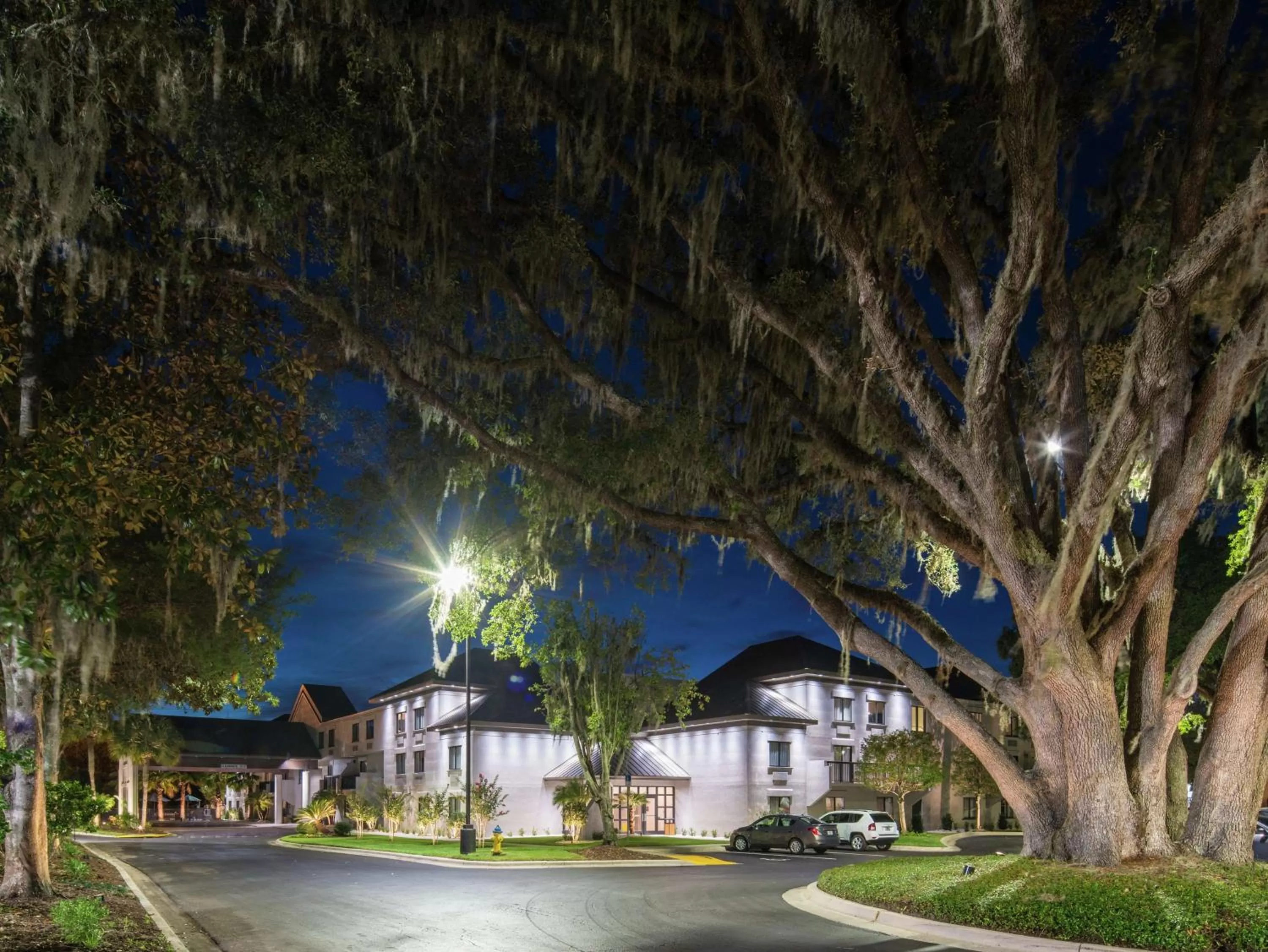 Property building in DoubleTree by Hilton Gainesville