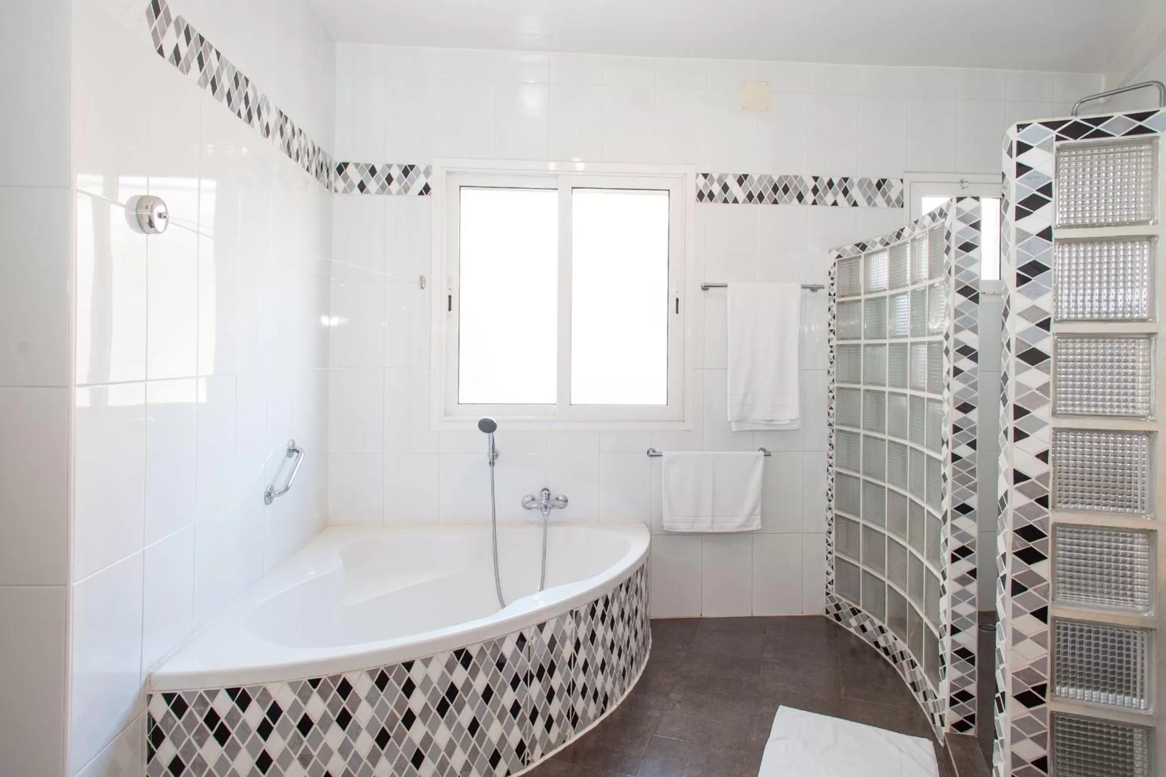 Bathroom in La Varangue