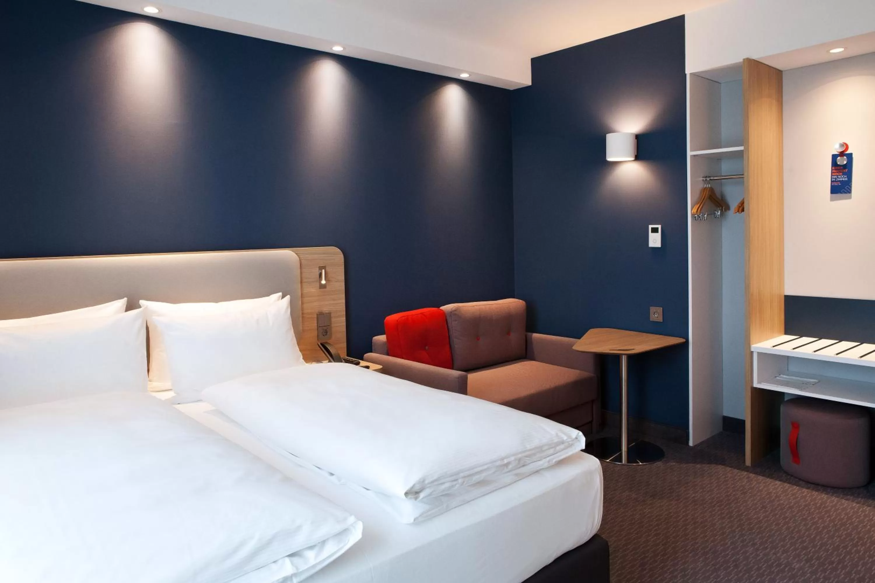 Bed in Holiday Inn Express - Offenburg by IHG