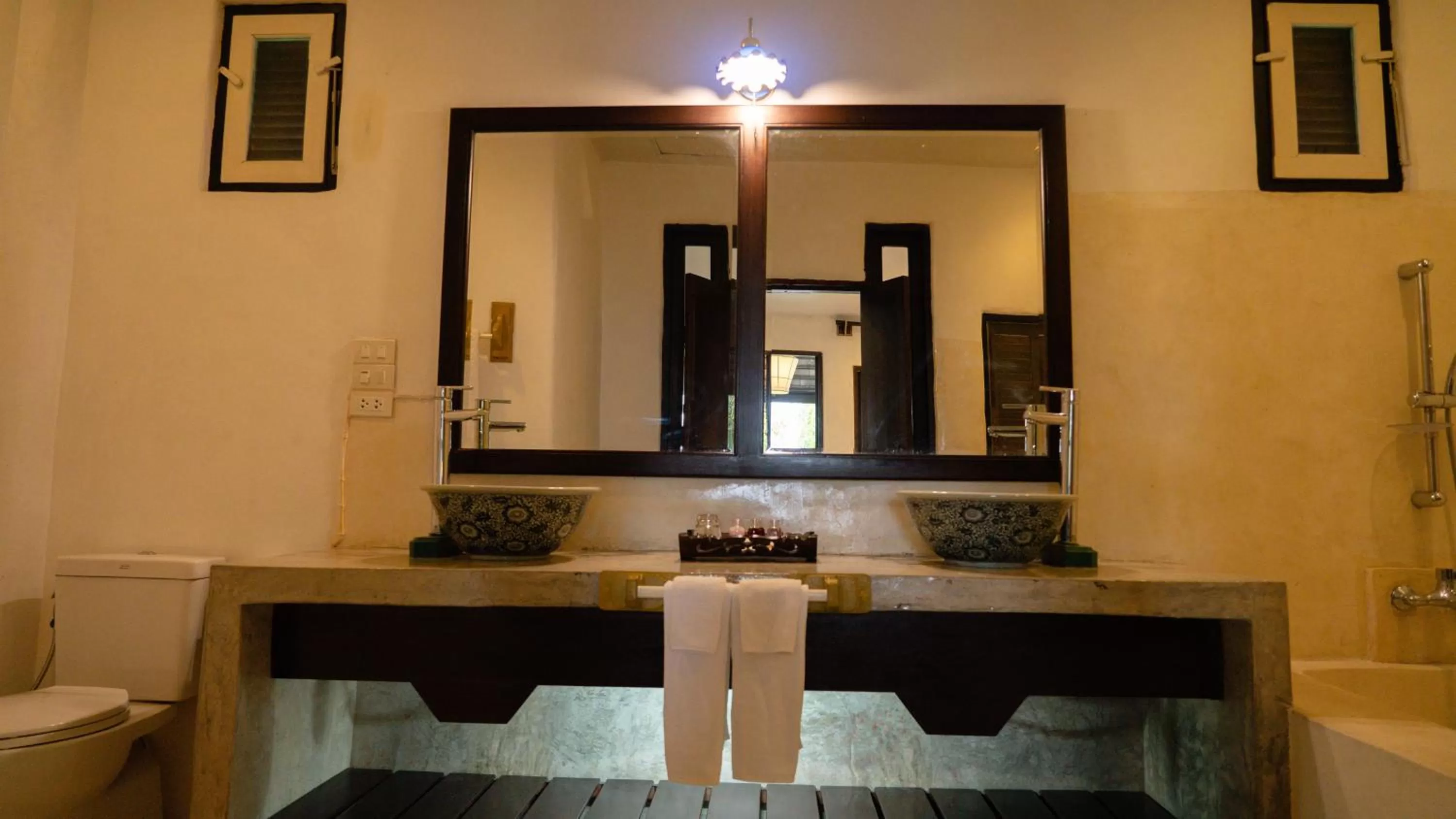 Bathroom in Cheva Gallery Boutique Hotel