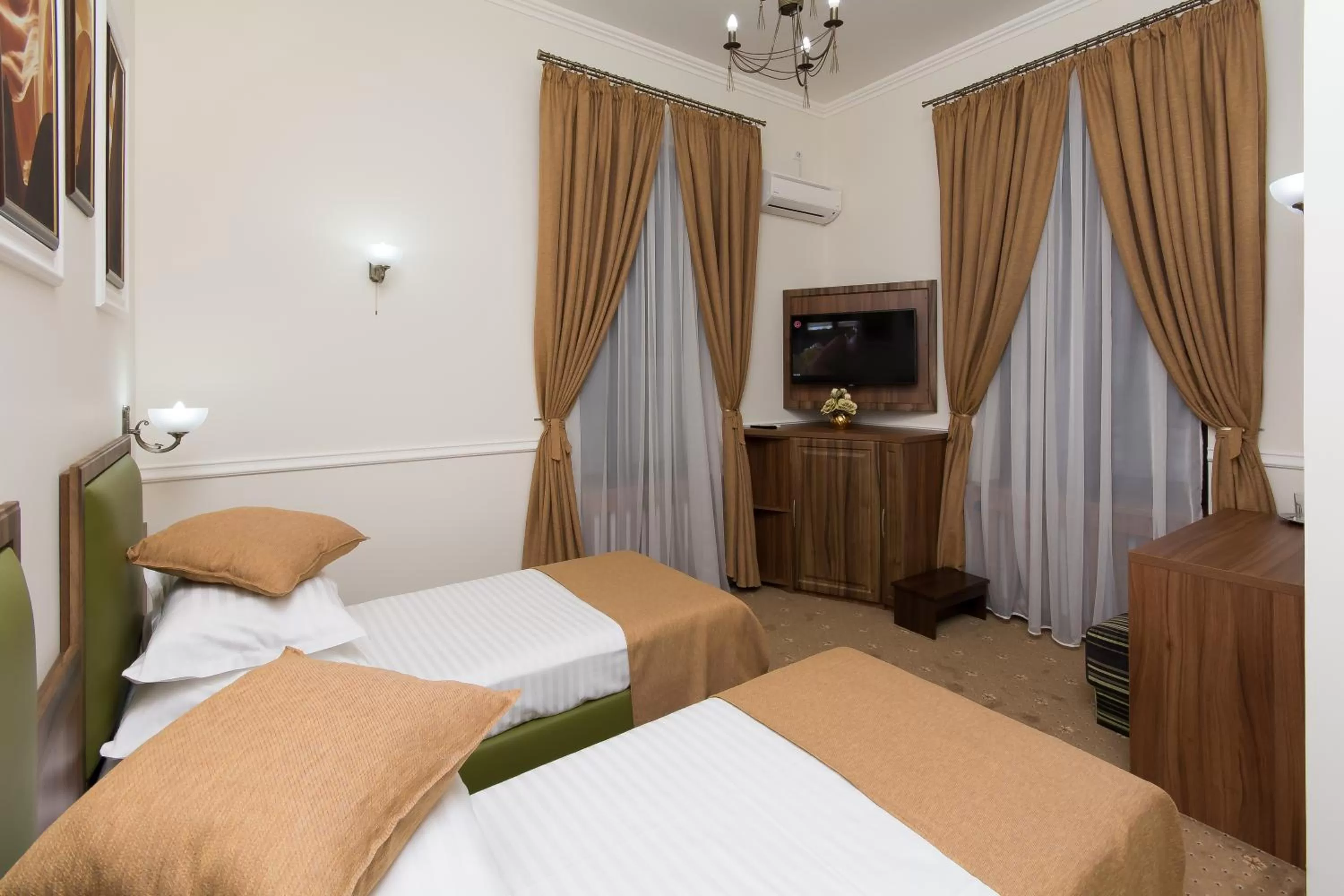 Bed in La Strada Boutique Villa