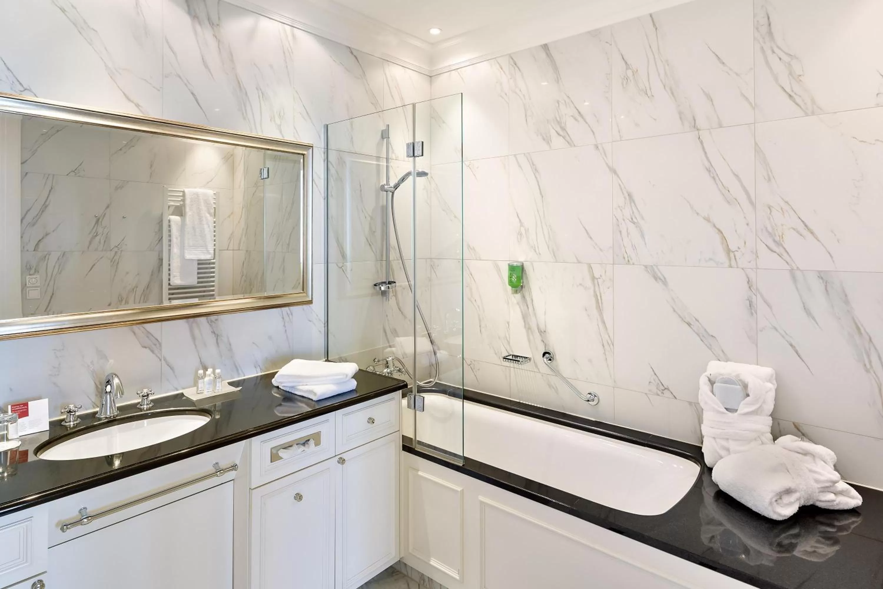 Bathroom in Austria Trend Parkhotel Schönbrunn Wien