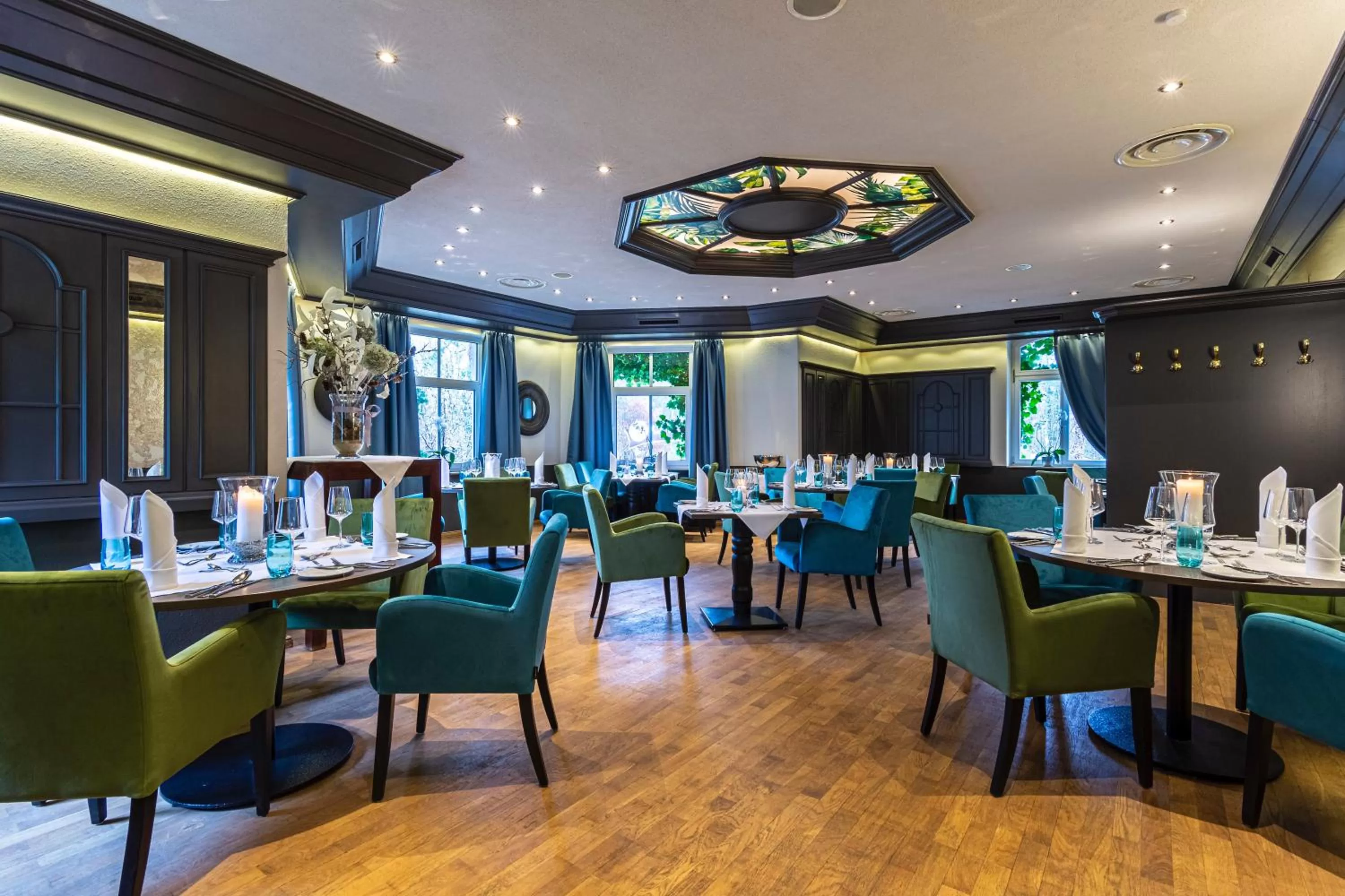 Restaurant/places to eat in Parkhotel Diani