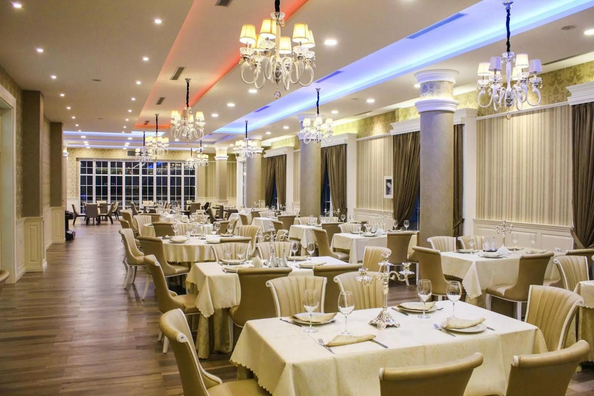 Restaurant/places to eat in The King Resort