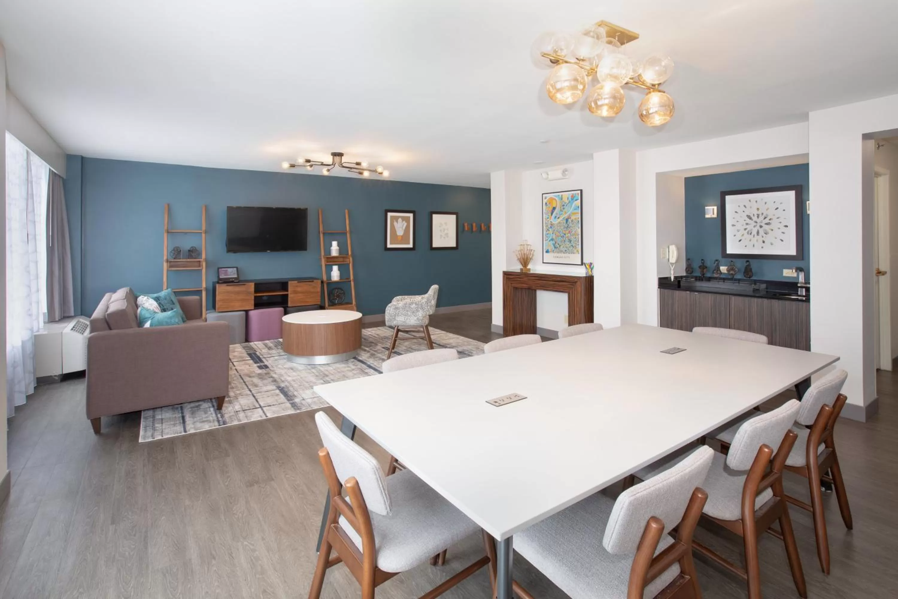 Meeting/conference room in Crowne Plaza Kansas City Downtown by IHG