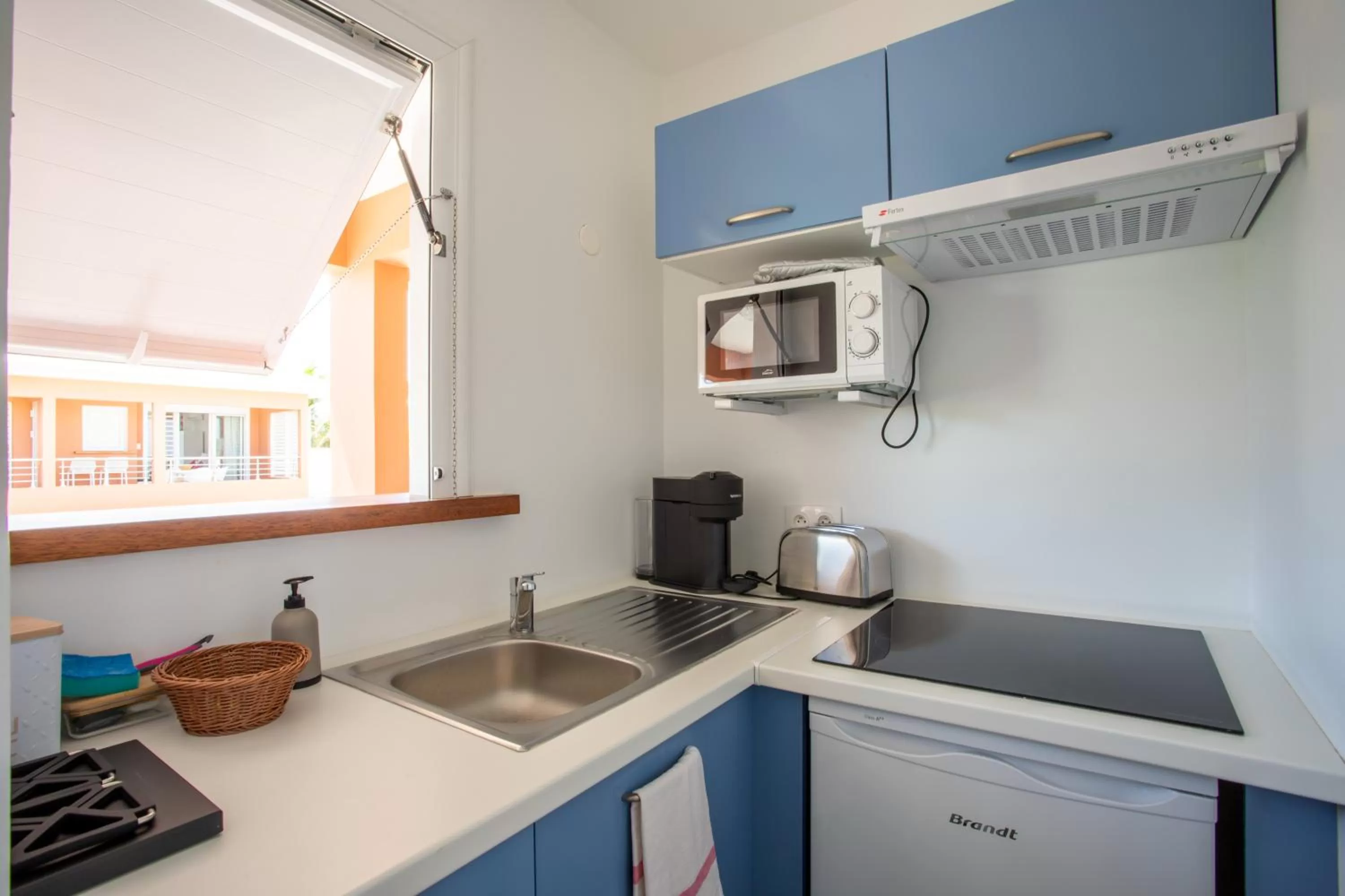 Coffee/tea facilities in Hôtel Guadeloupe Palm Suites