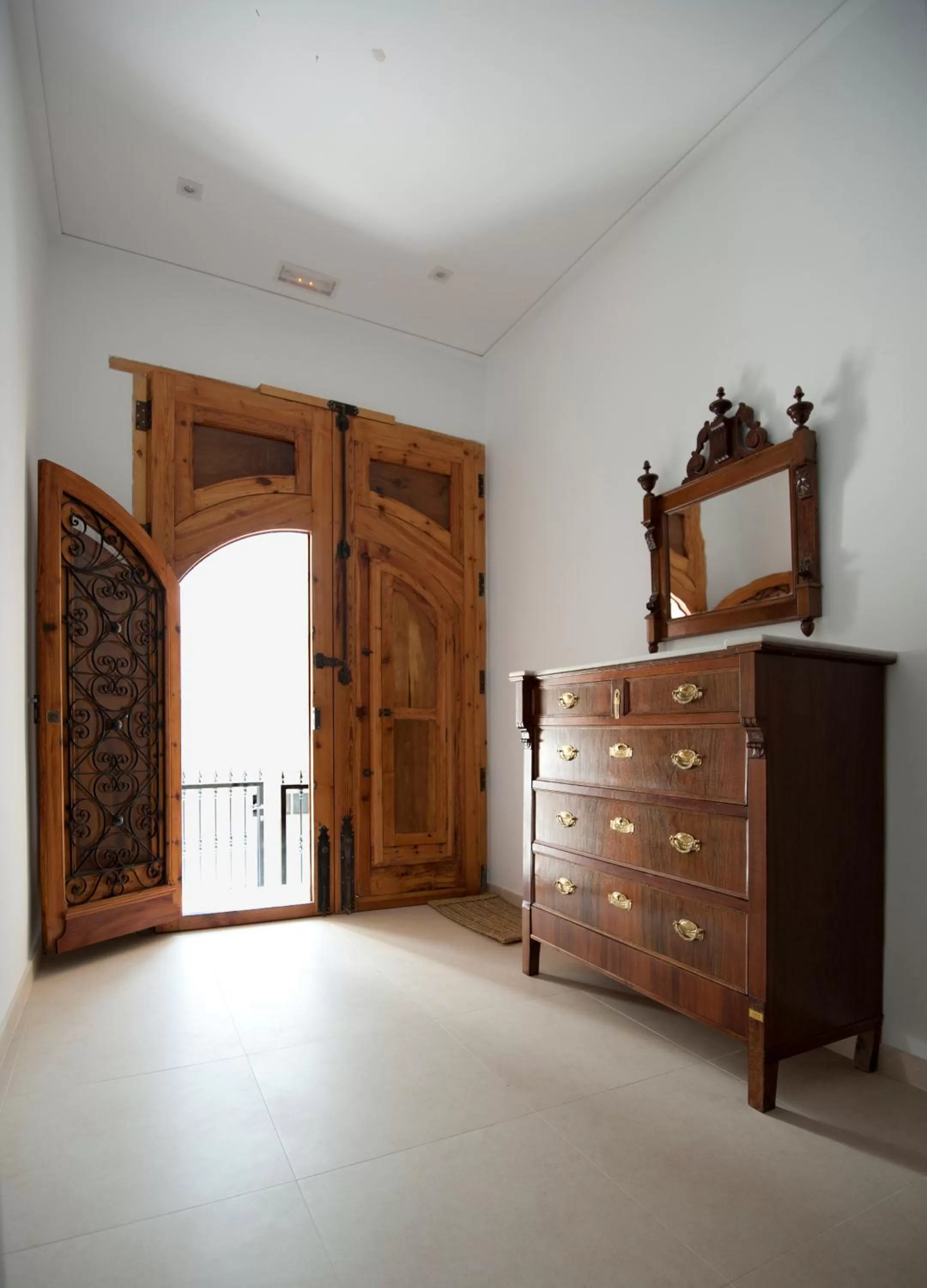 Property building, TV/Entertainment Center in Mardenit Hotel Boutique