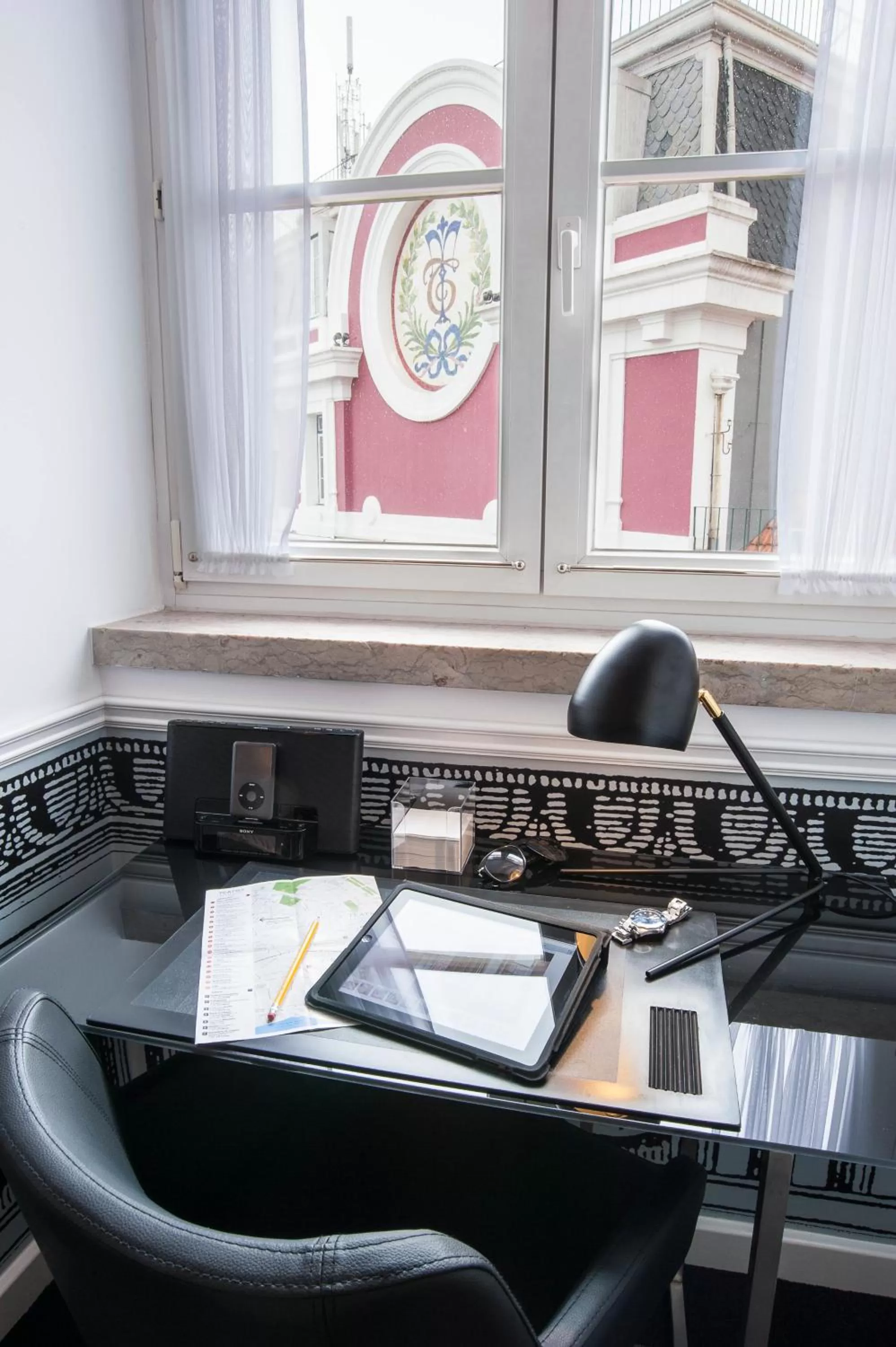 Seating area in Teatro Boutique Rooms & Suites