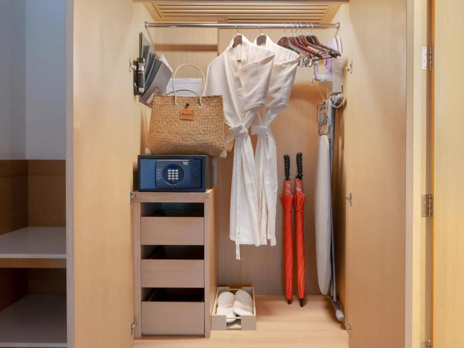 safe, Bed in Amari Koh Samui