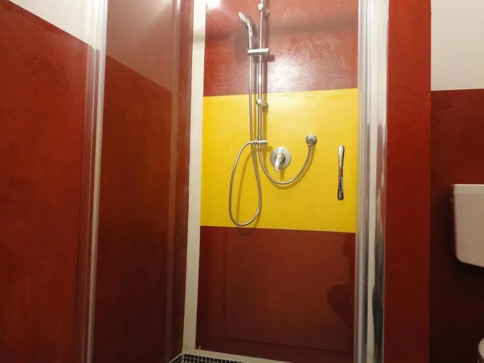 Bathroom in Pavia Ostello