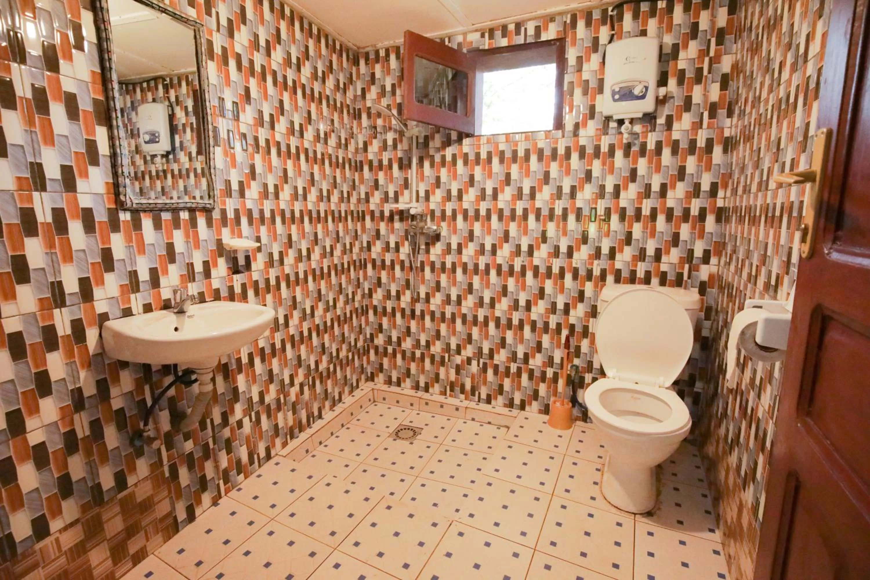 Bathroom in Fravan Eco Resort By Apogee