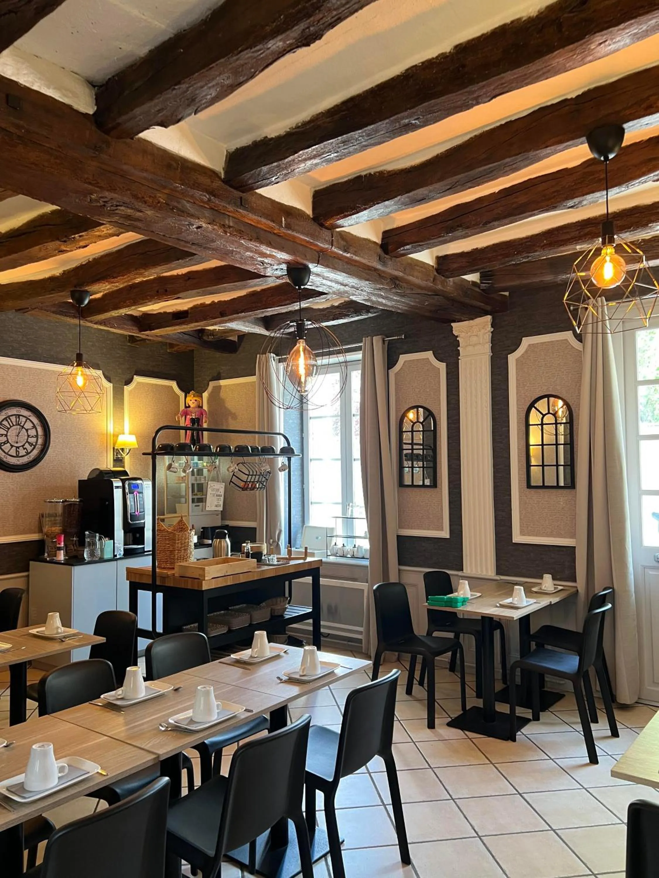 Restaurant/places to eat in Hôtel Le Blason