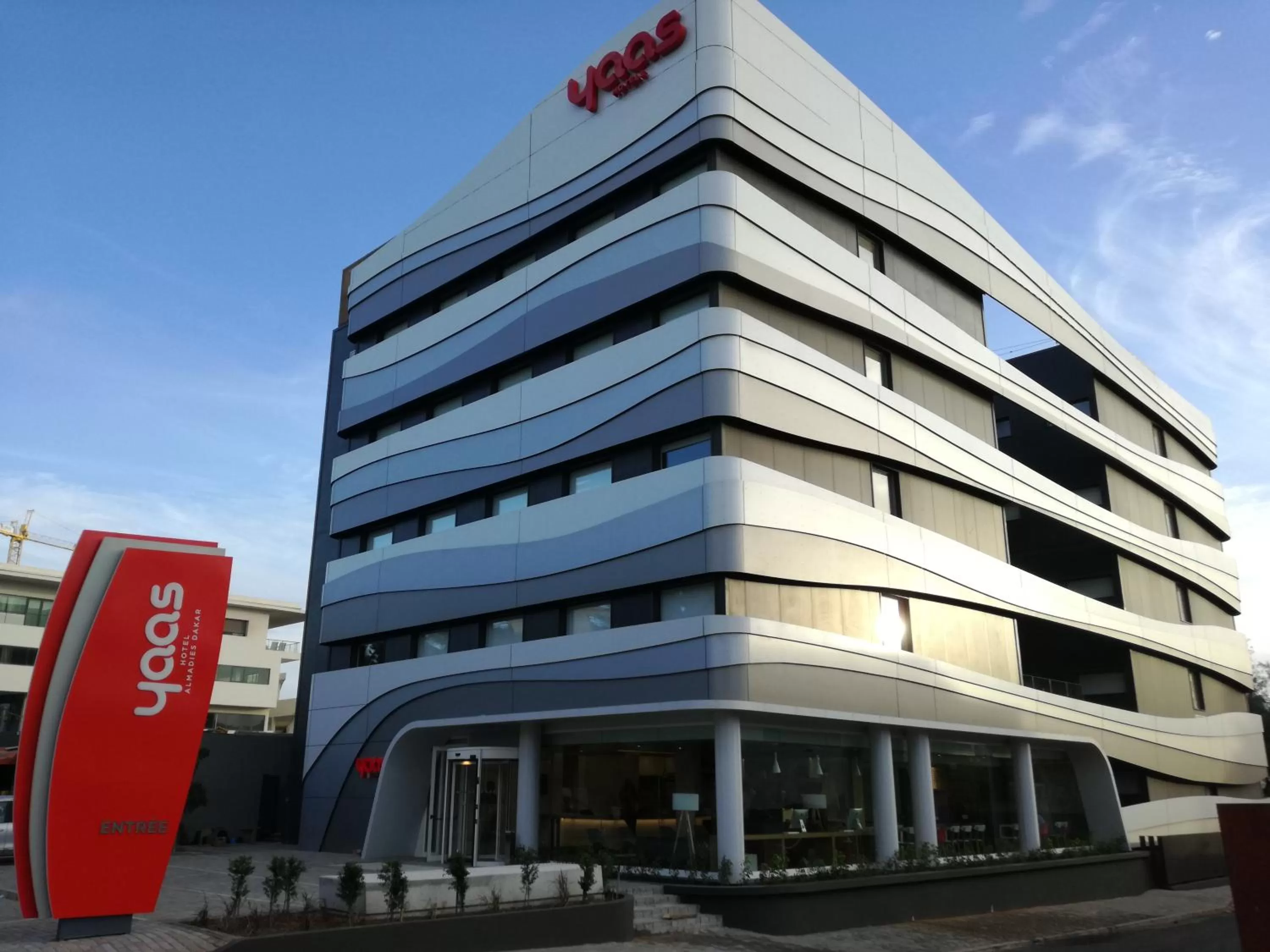 Facade/entrance in Yaas Hotel Dakar Almadies