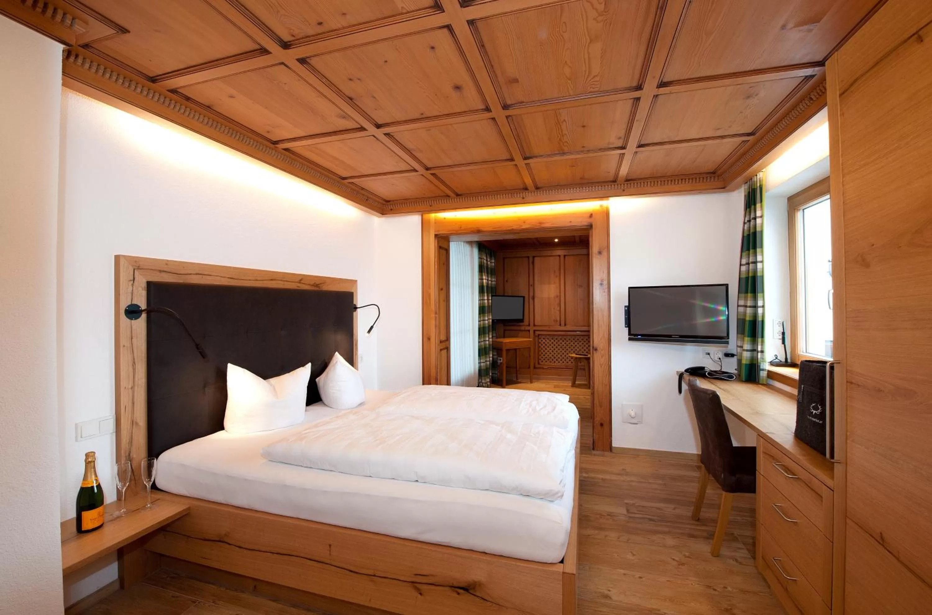 Bed in Hotel St Hubertus