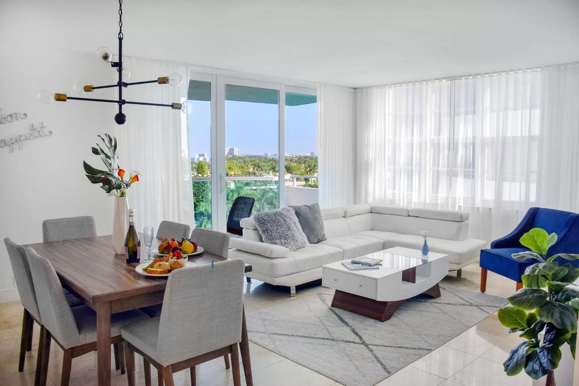 Living room in Seacoast Suites on Miami Beach