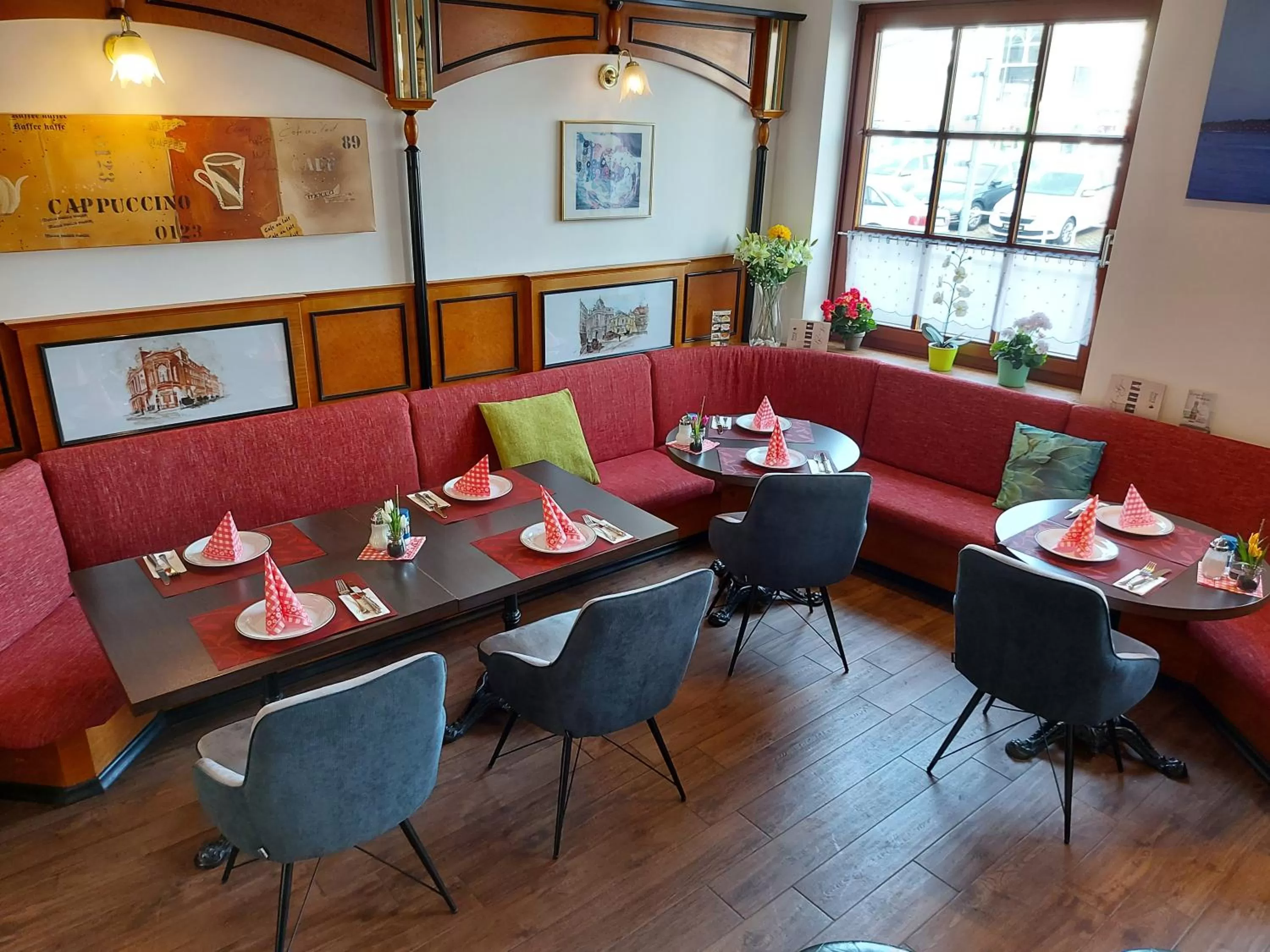 Restaurant/places to eat in Hotel König