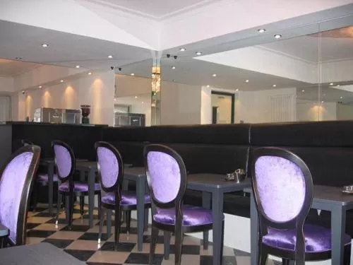 Restaurant/places to eat in Hotel Aleksandra