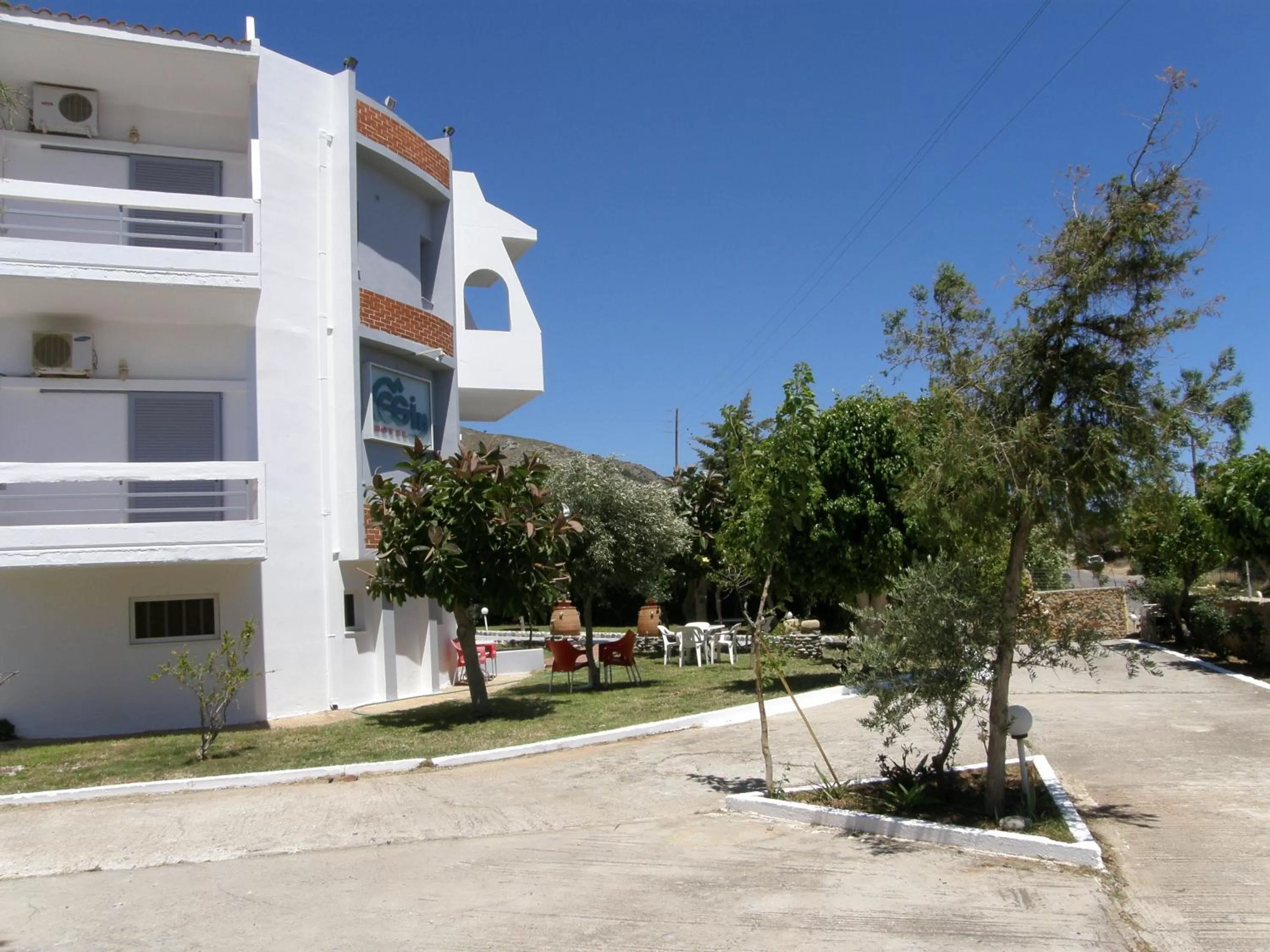 Facade/entrance in Megim Hotel