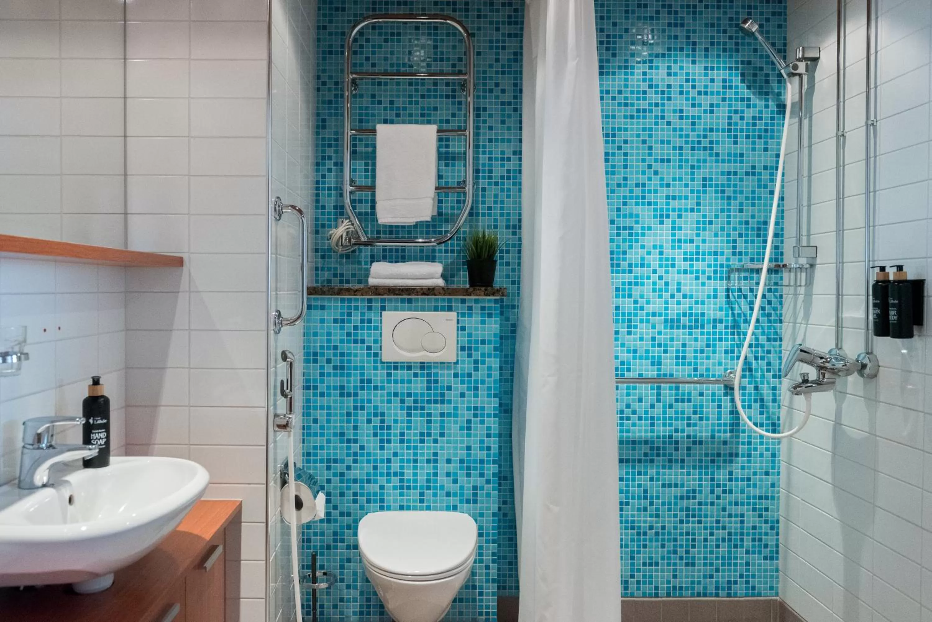 Shower in Hotelli Lähde