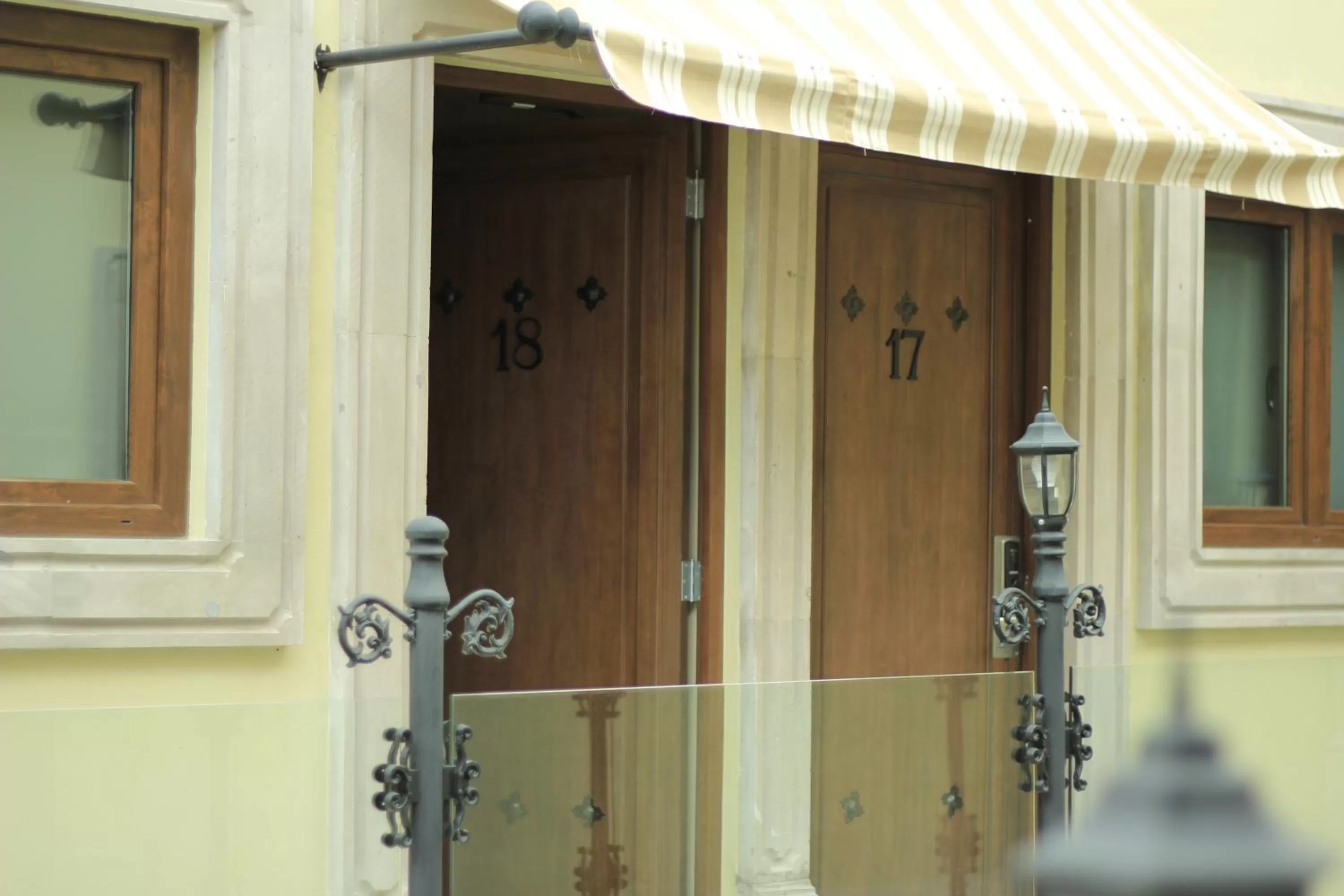 Inner courtyard view in Hotel Bouquet (Adults Only)