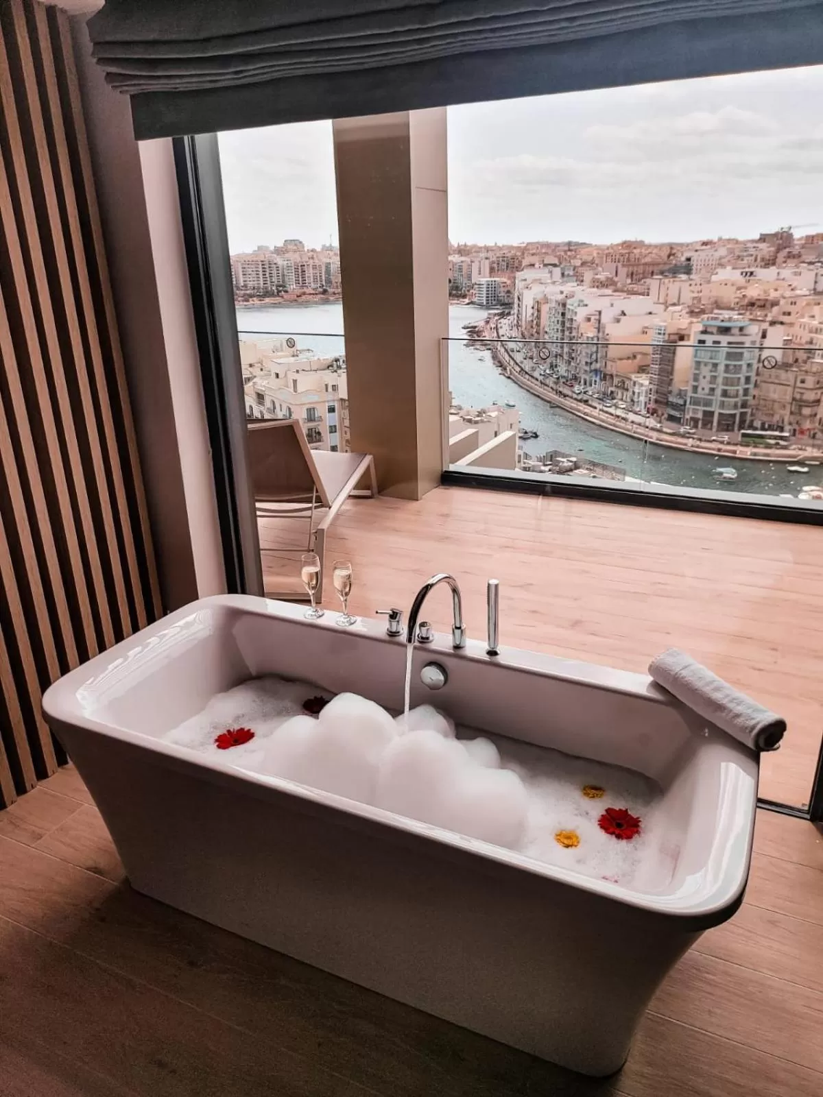 Bath in Mercure St. Julian's Malta