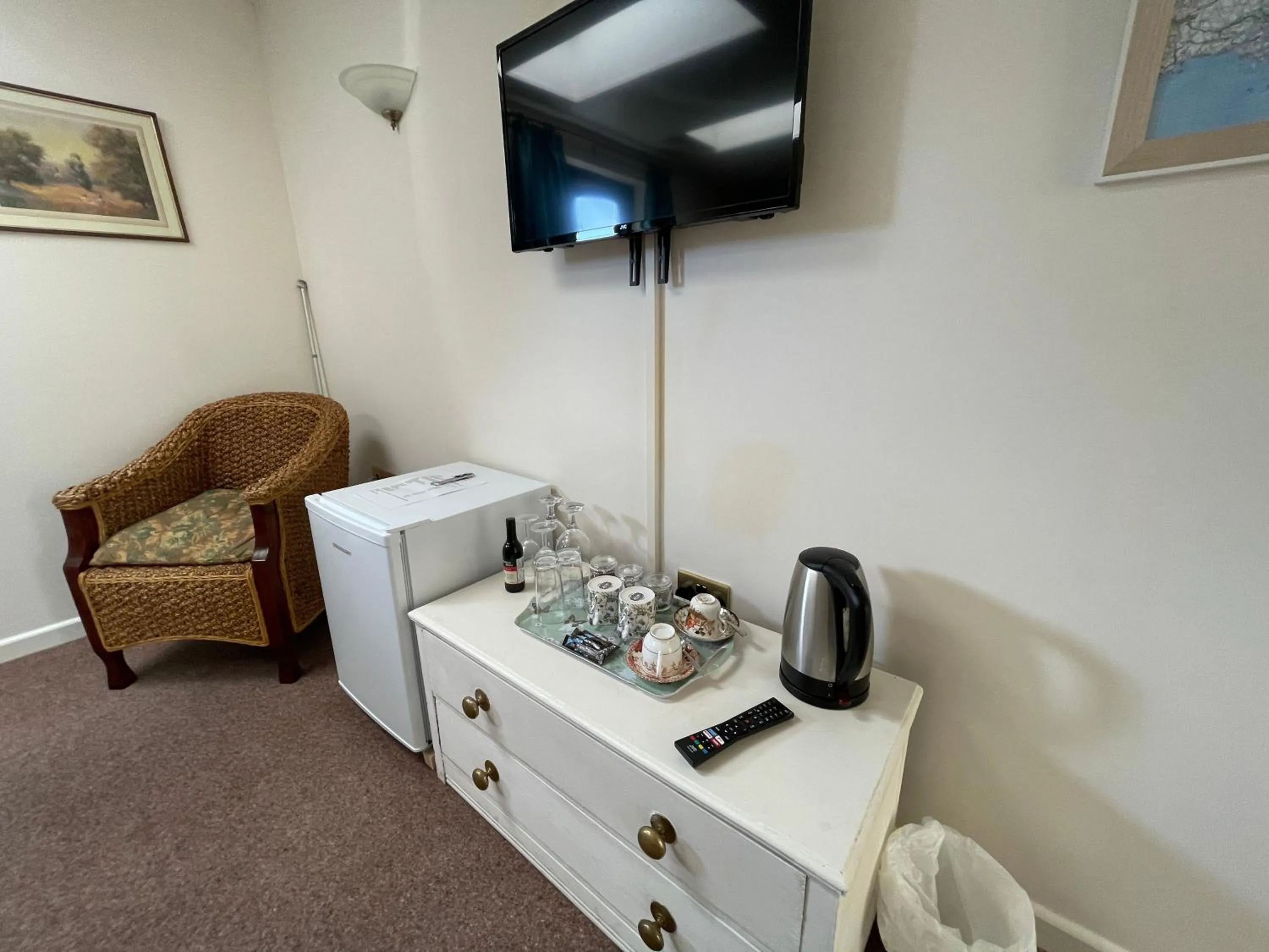 Coffee/tea facilities in Station House, Dartmoor and Coast located, Village centre Hotel