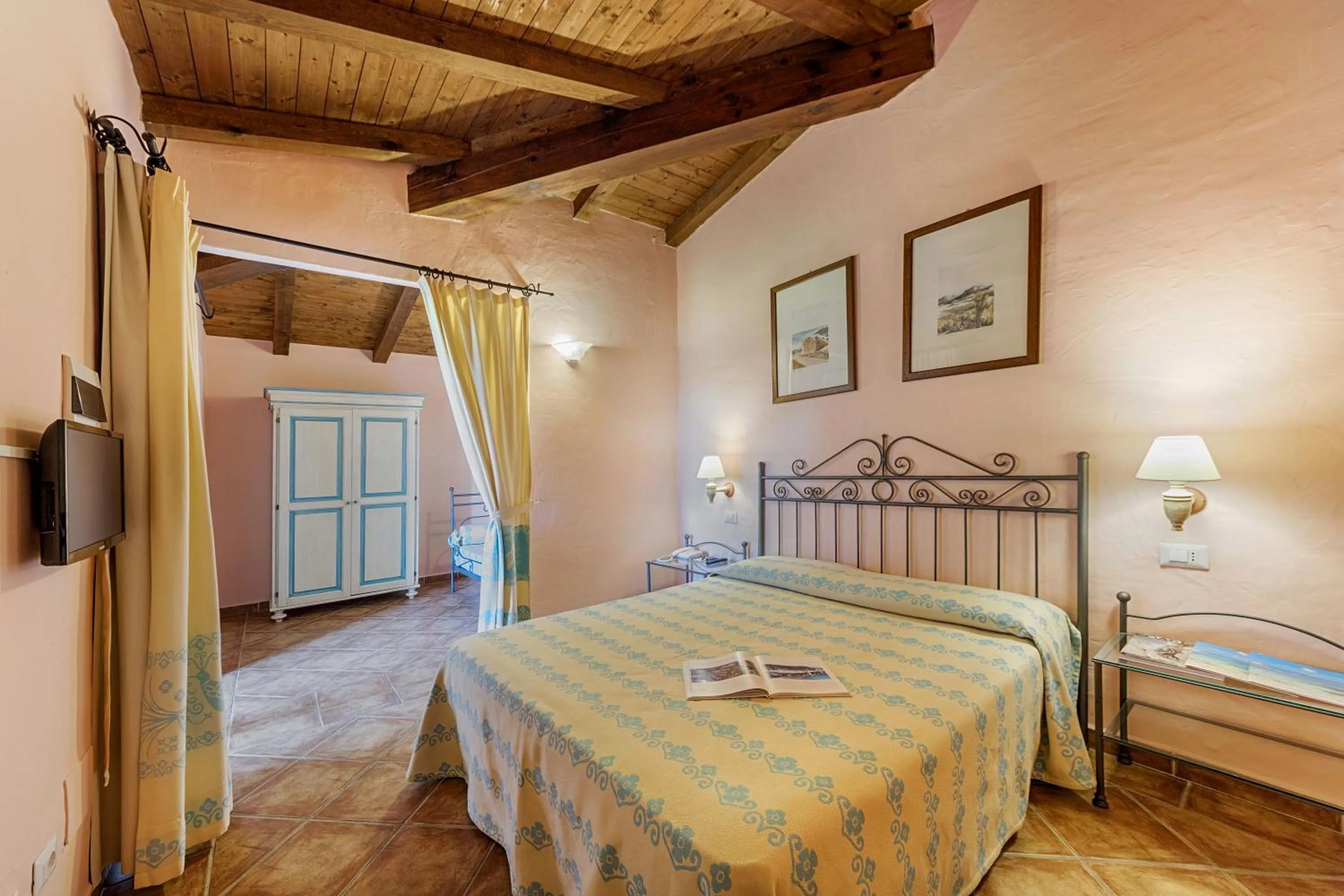 Bed in Colonna Country Club