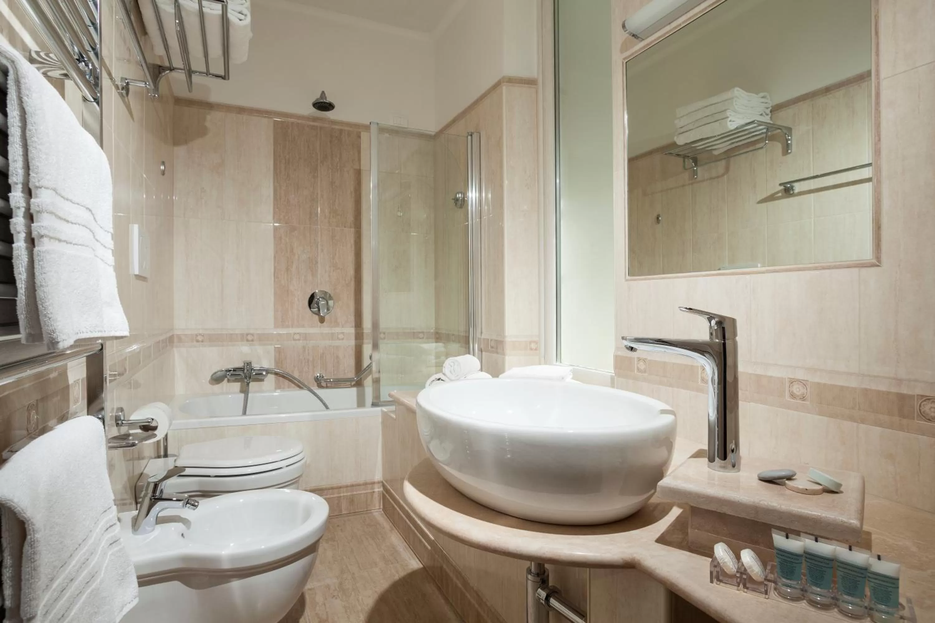 Bathroom in Hotel Kennedy