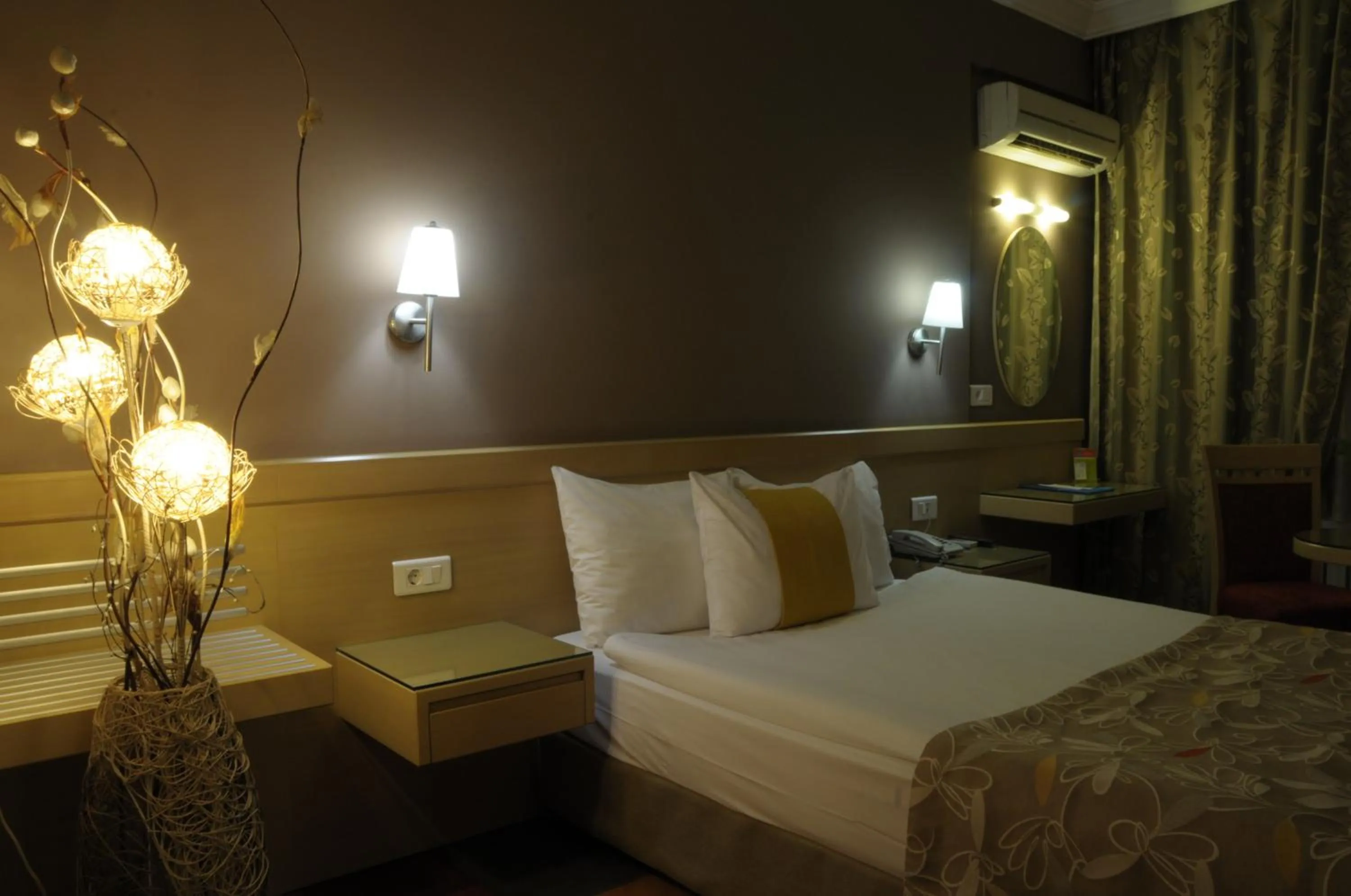 Photo of the whole room, Bed in SV Business Hotel Diyarbakır