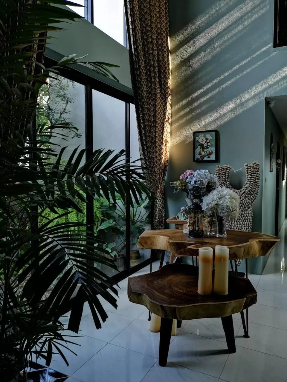 Seating area in Sri Ngachang