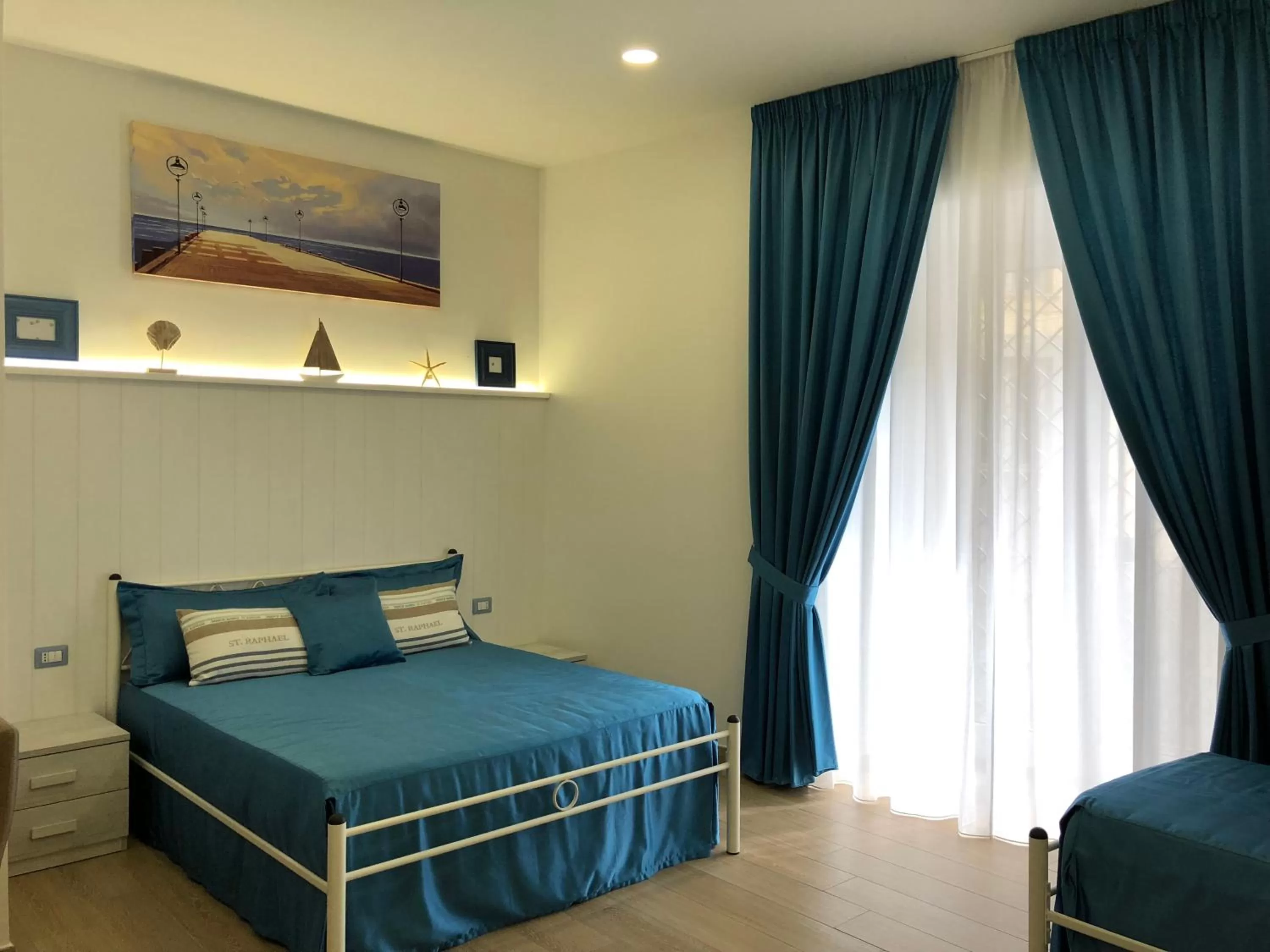 Property building, Bed in Antica Capri