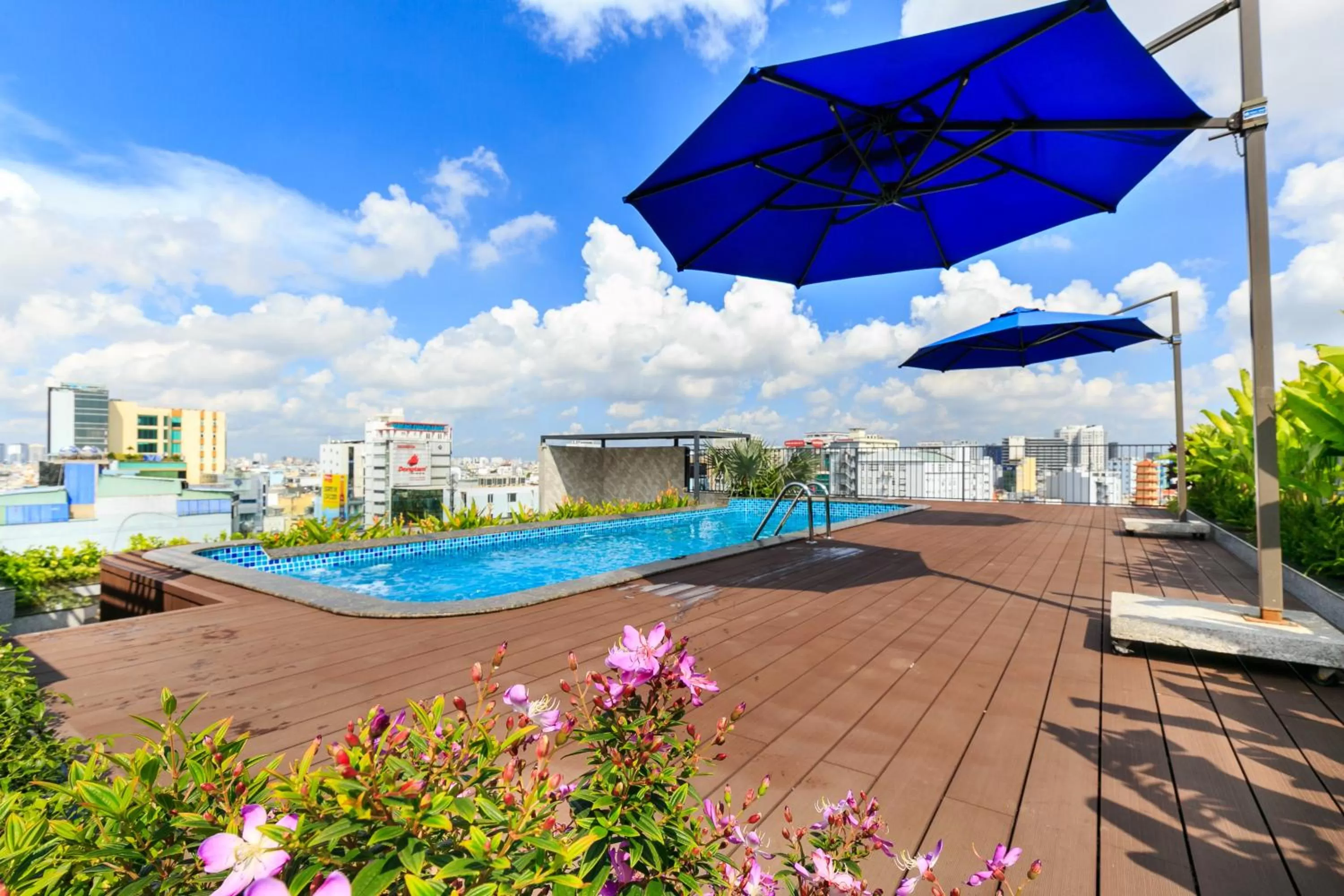 Swimming pool in DHTS Business Hotel & Apartment