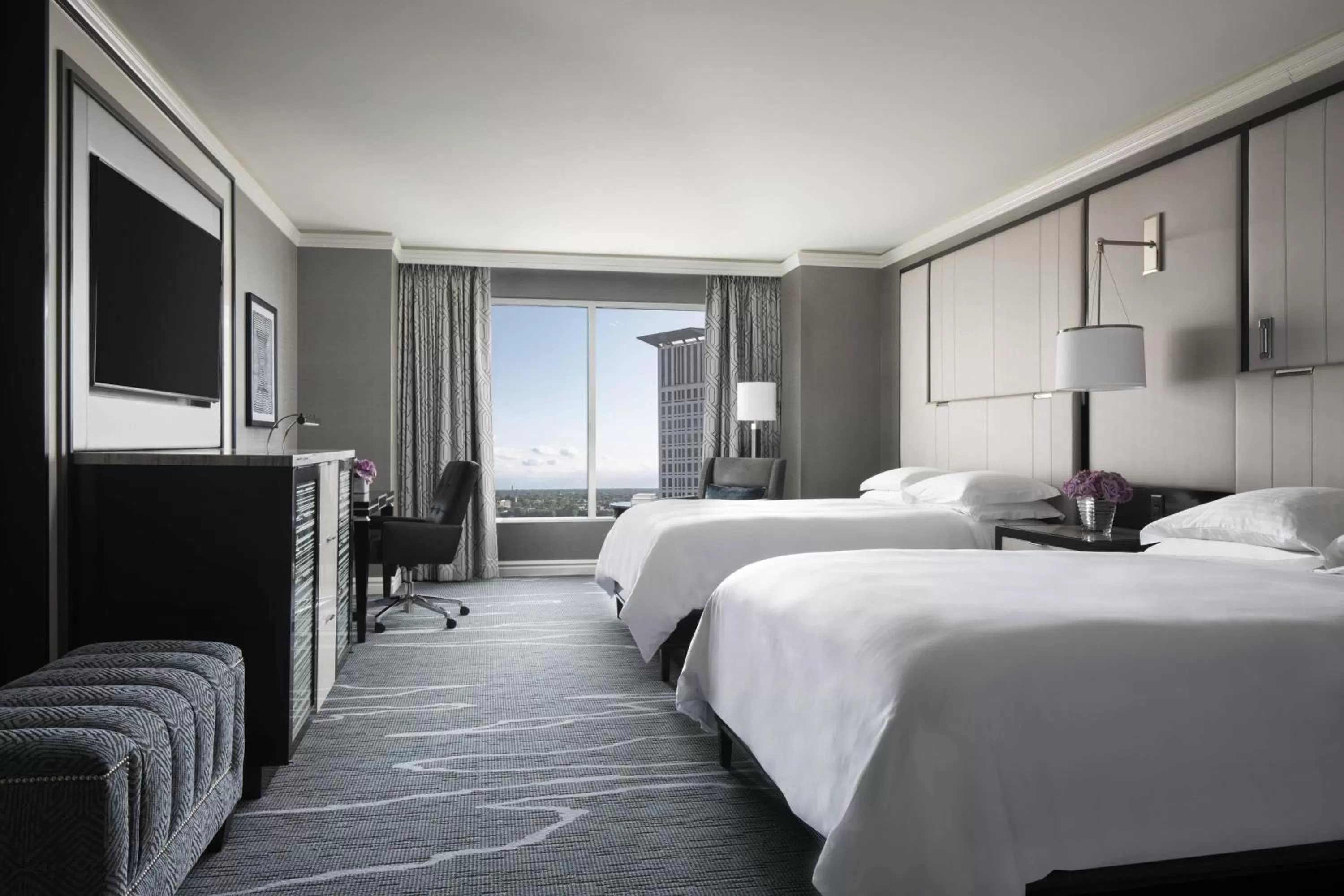 Photo of the whole room, Bed in The Ritz-Carlton, Cleveland