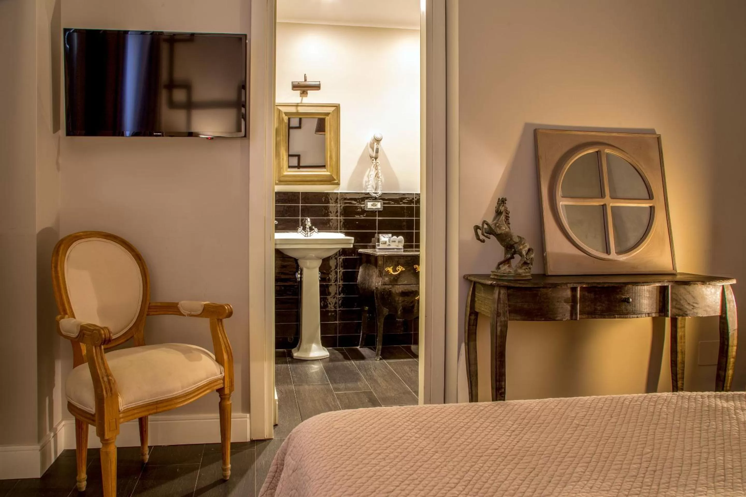 Decorative detail, Bed in The B Place