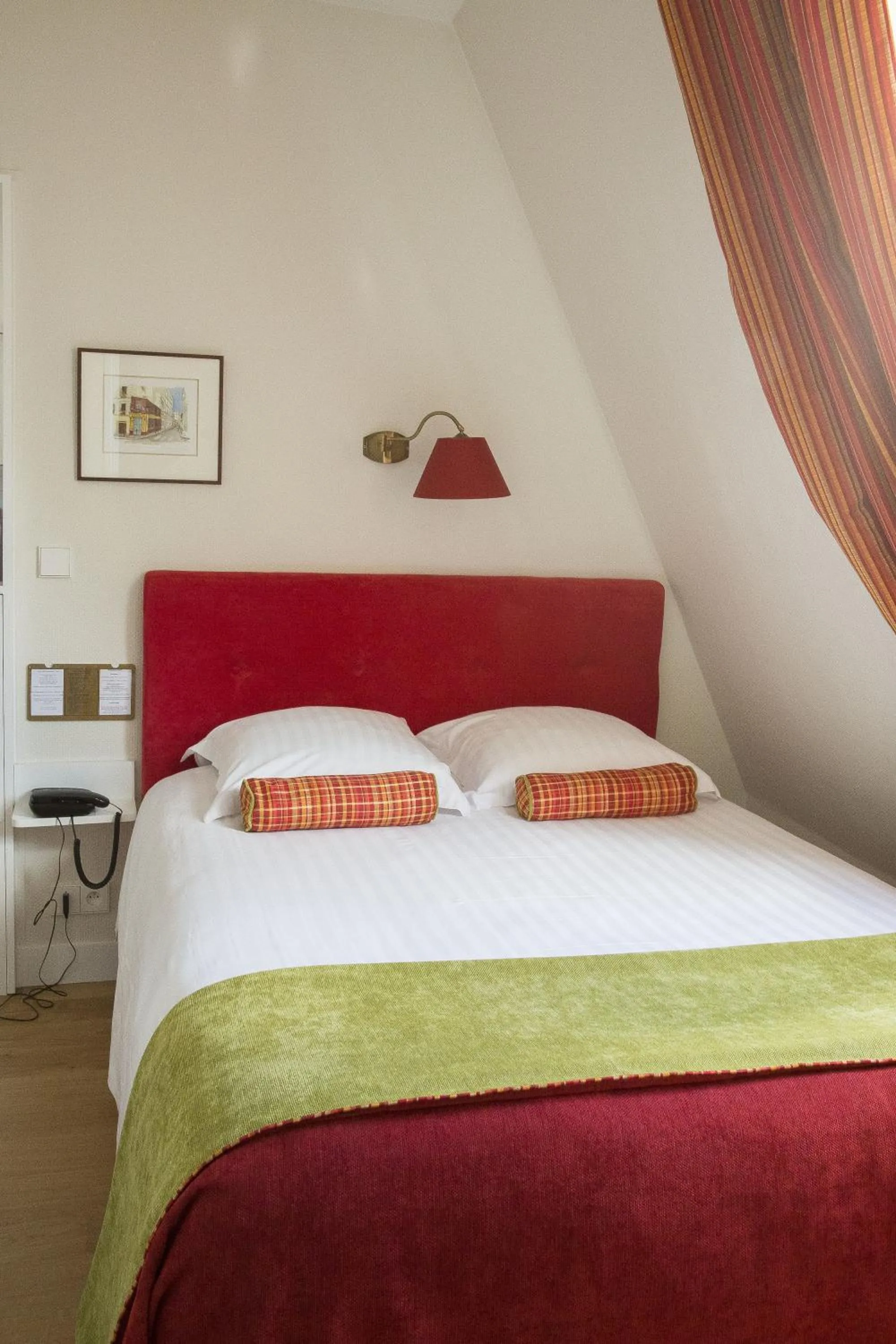 Bed in New Orient Hotel