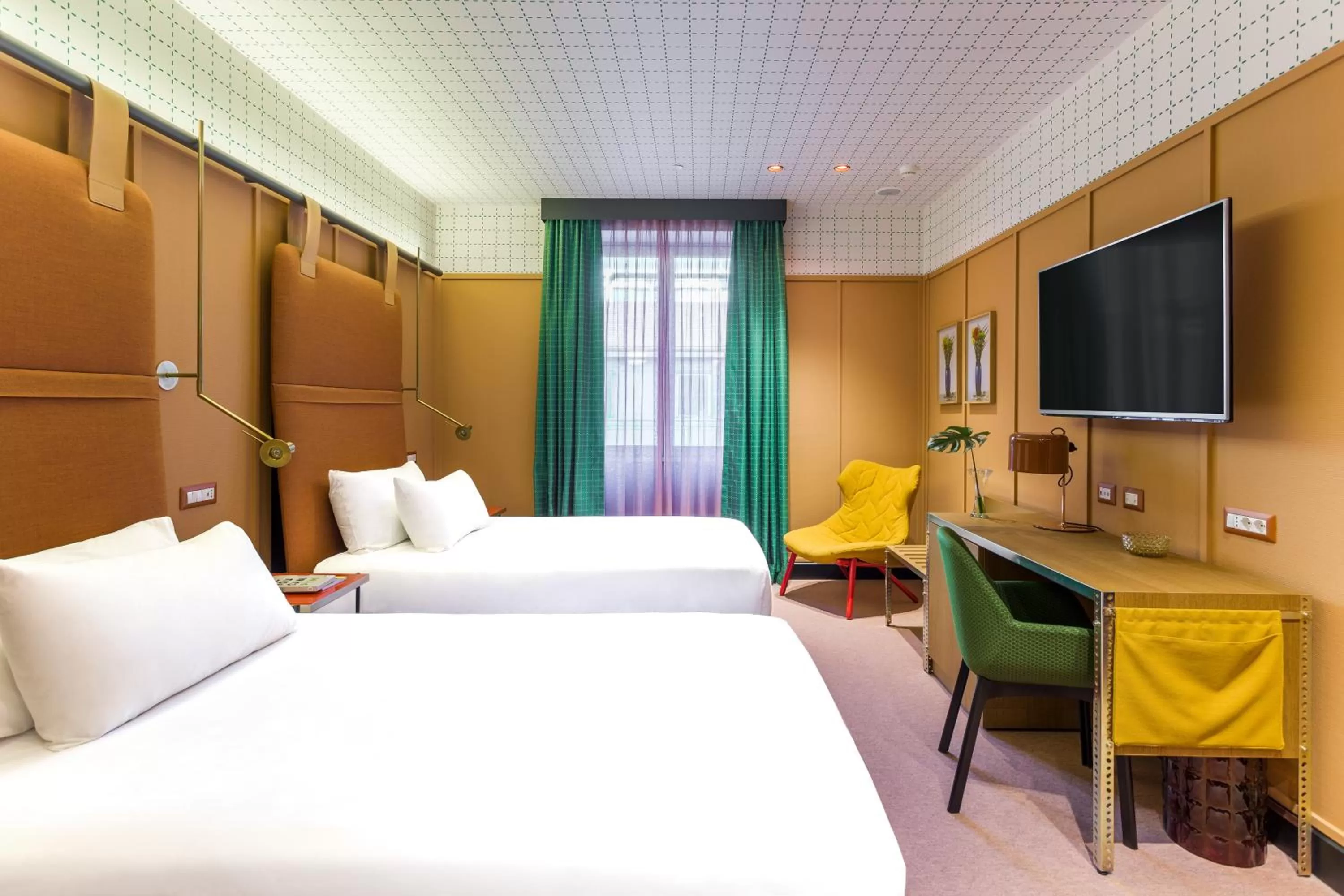 Photo of the whole room, Bed in Room Mate Collection Giulia, Milan