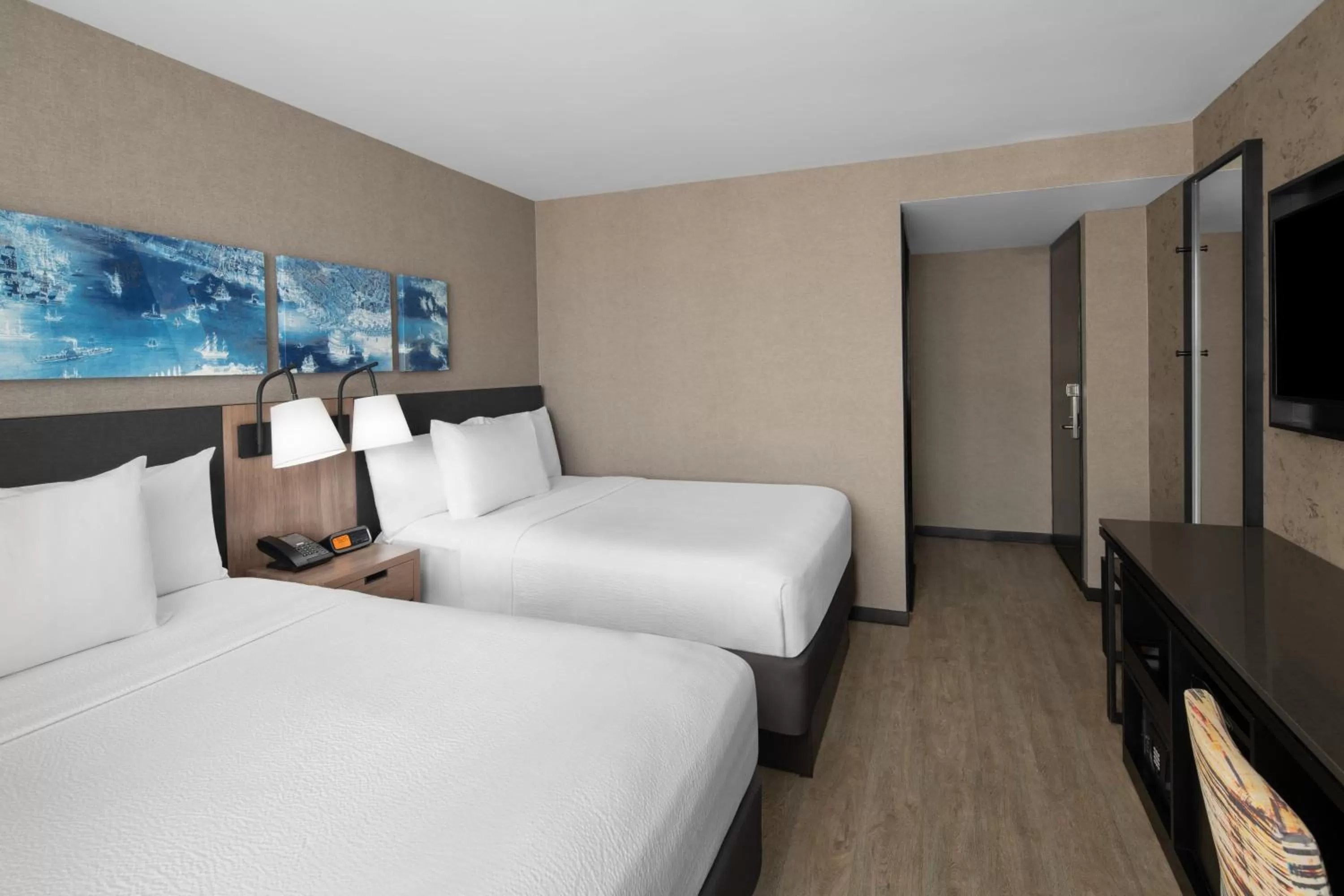 Photo of the whole room, Bed in Courtyard by Marriott New York World Trade Center Area