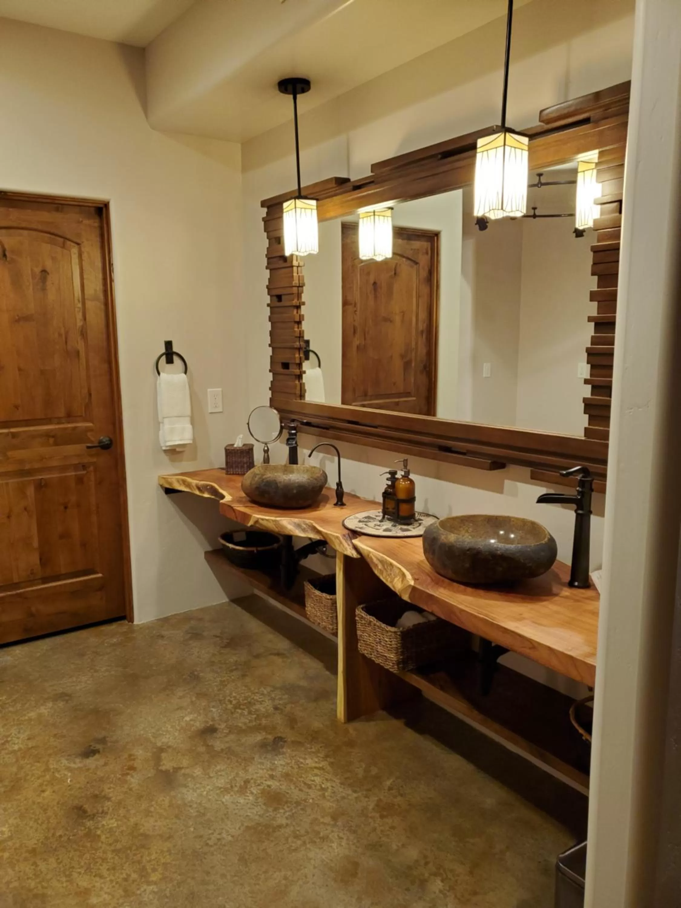 Bathroom in Origins Bed and Breakfast