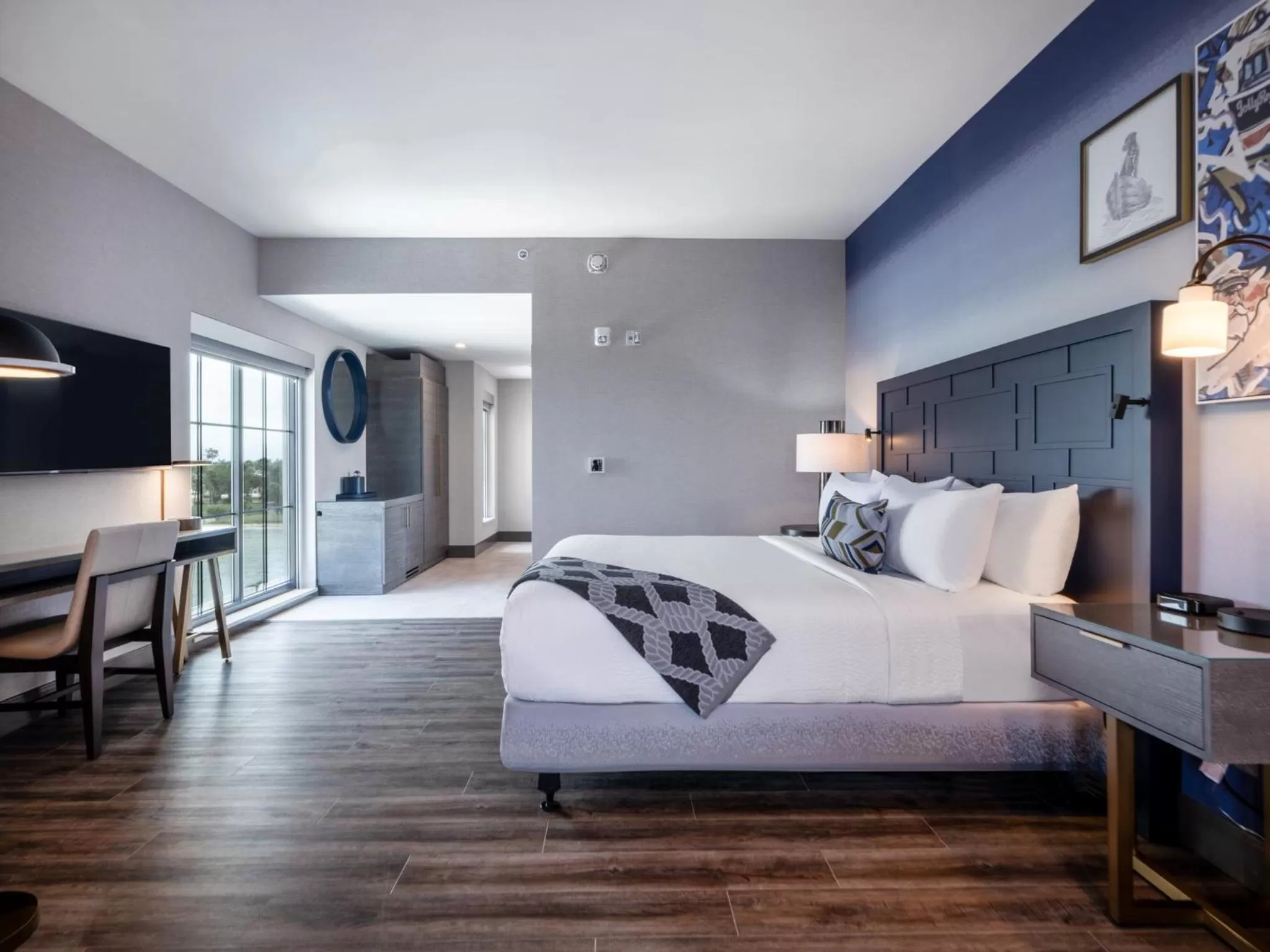 Premium King Room with Bay View - Mobility Accessible Tub in Hotel Indigo - Panama City Marina, an IHG Hotel