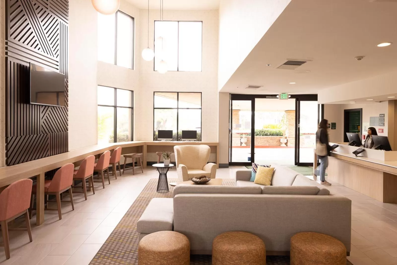 Lobby or reception in Holiday Inn Santa Ana-Orange County Airport by IHG