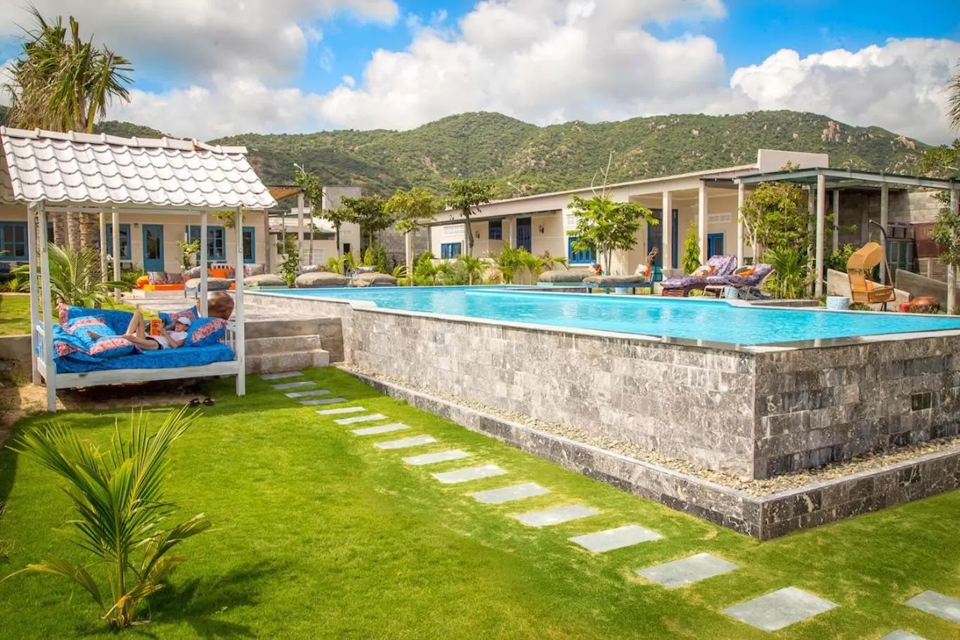 Property building, Swimming Pool in Sorrento Beach Club & Kite Village