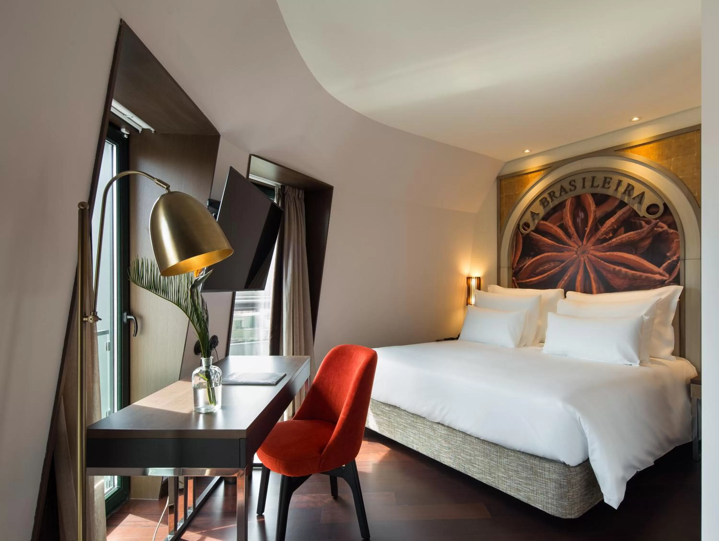 Bedroom, Bed in Pestana Porto - A Brasileira, City Center & Heritage Building