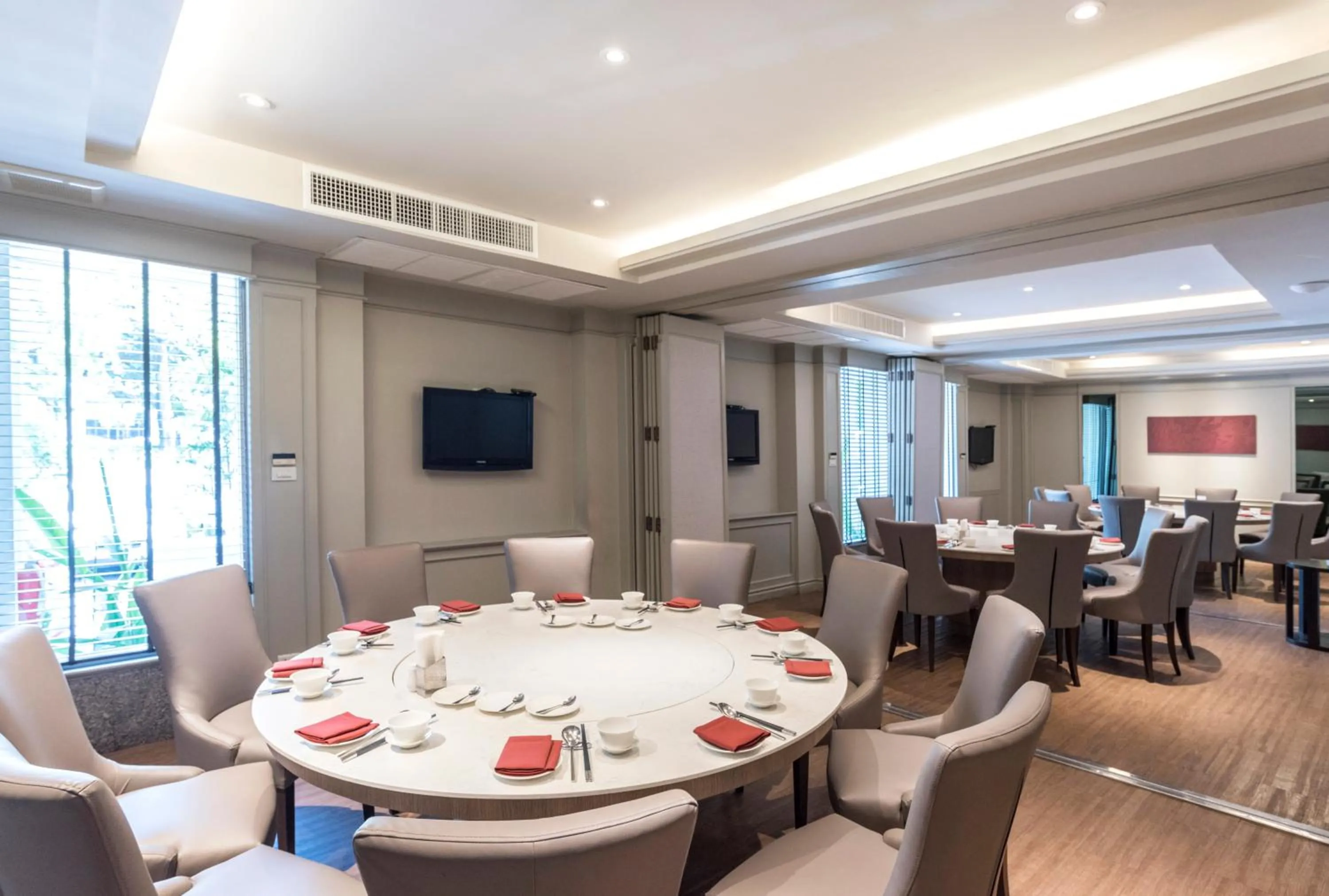 Restaurant/places to eat in SC Park Hotel